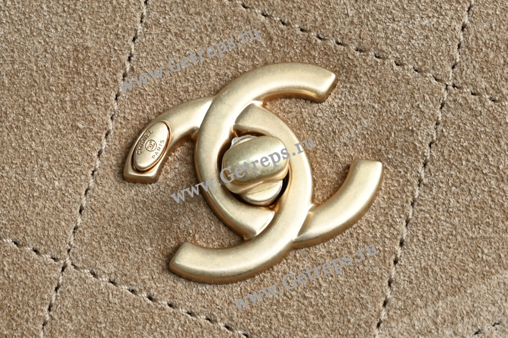 Chanel 25 Messenger Bag Black-2