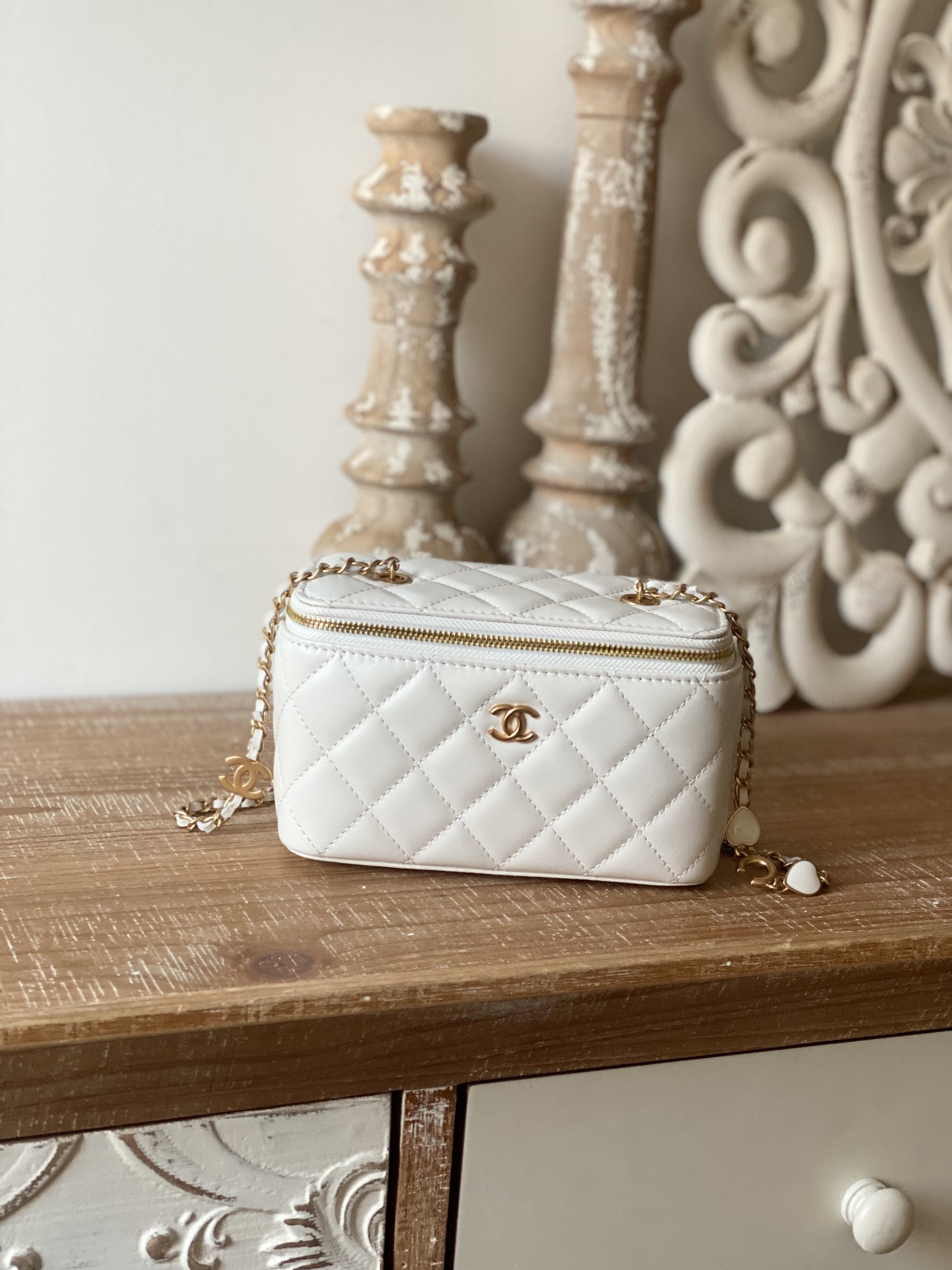 Chanel 81222 Vanity Leather Crossbody Lipstick Bag Dark White