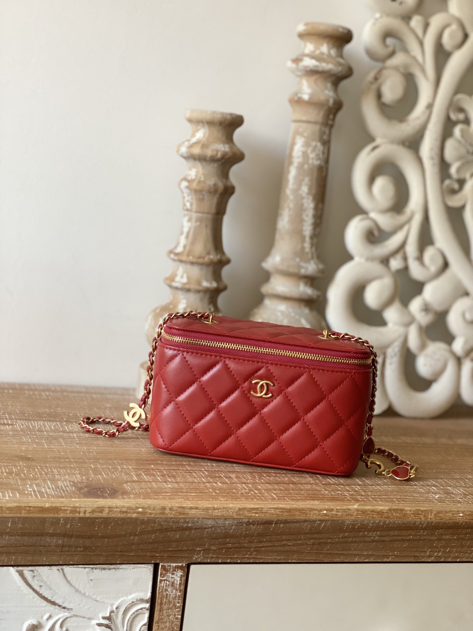 Chanel 81226 Vanity Leather Crossbody Lipstick Bag Red