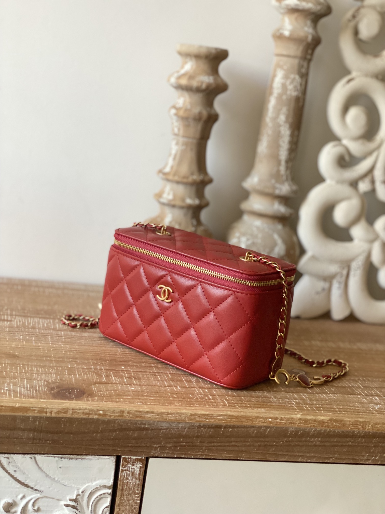 Chanel 81226 Vanity Leather Crossbody Lipstick Bag Red