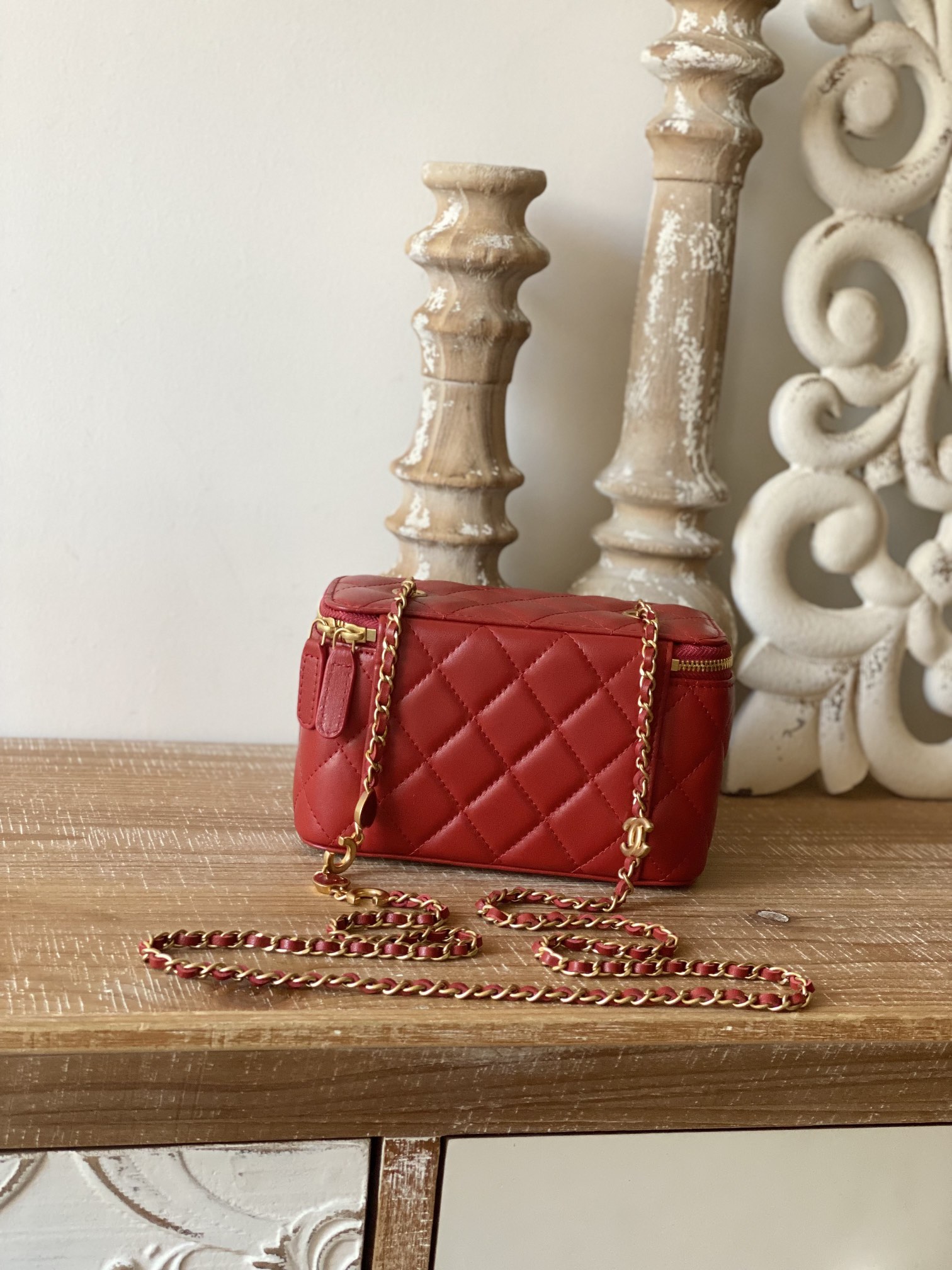 Chanel 81226 Vanity Leather Crossbody Lipstick Bag Red