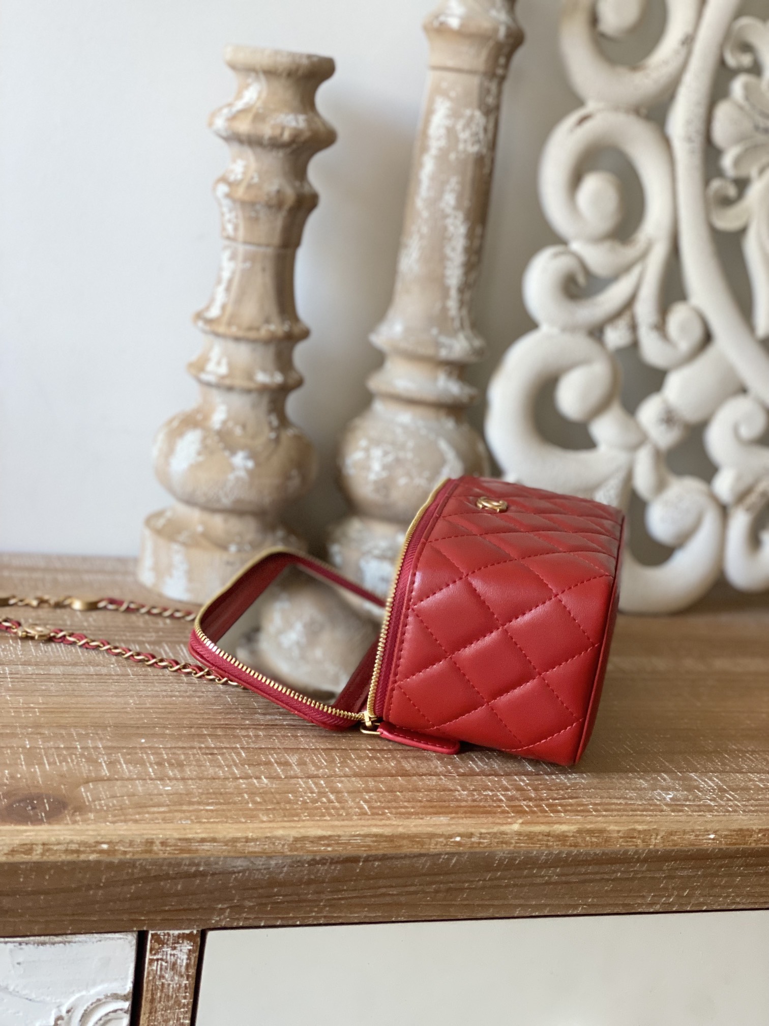 Chanel 81226 Vanity Leather Crossbody Lipstick Bag Red