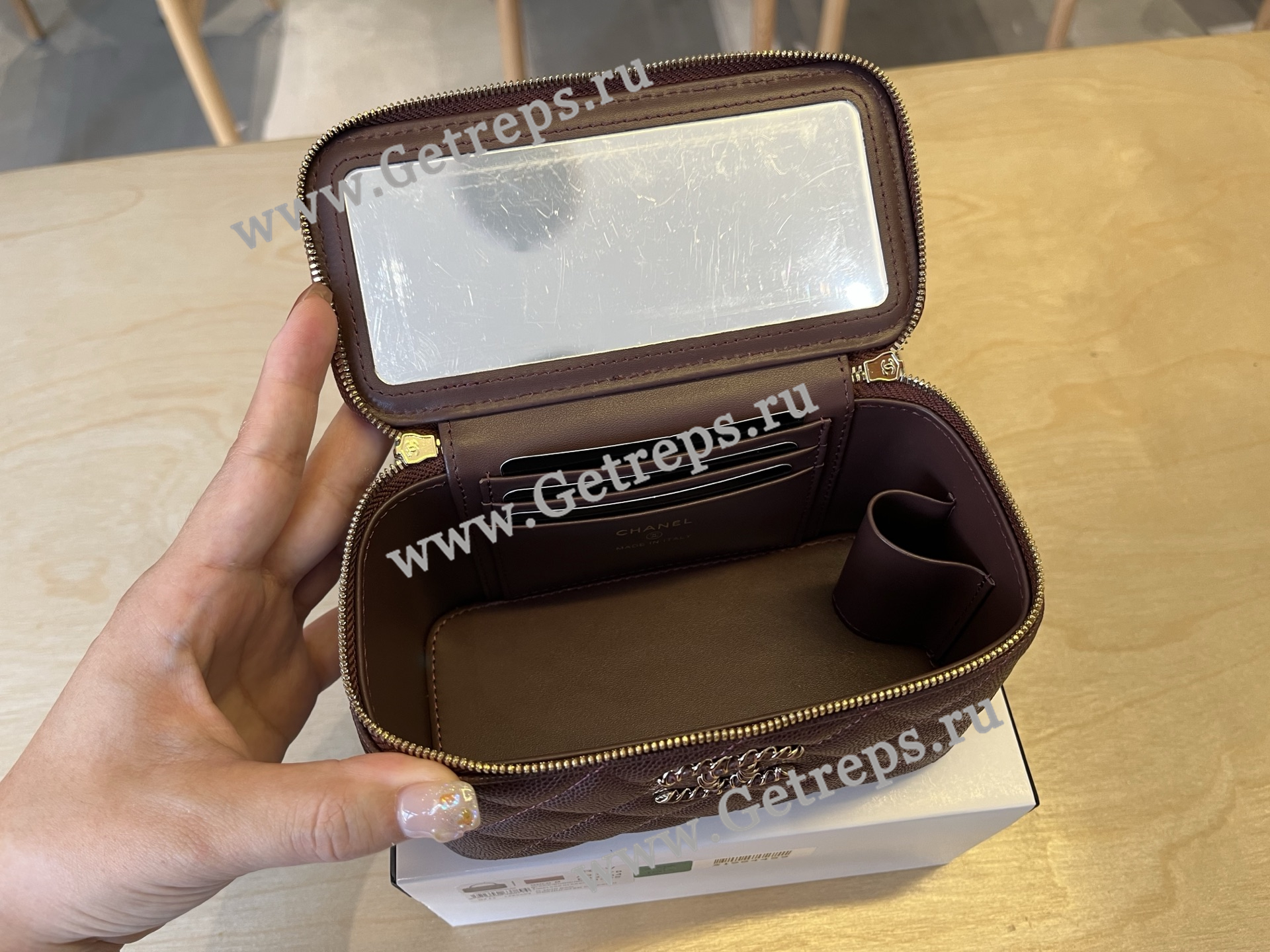 Chanel A96178 Vanity Case Caviar Dark Red