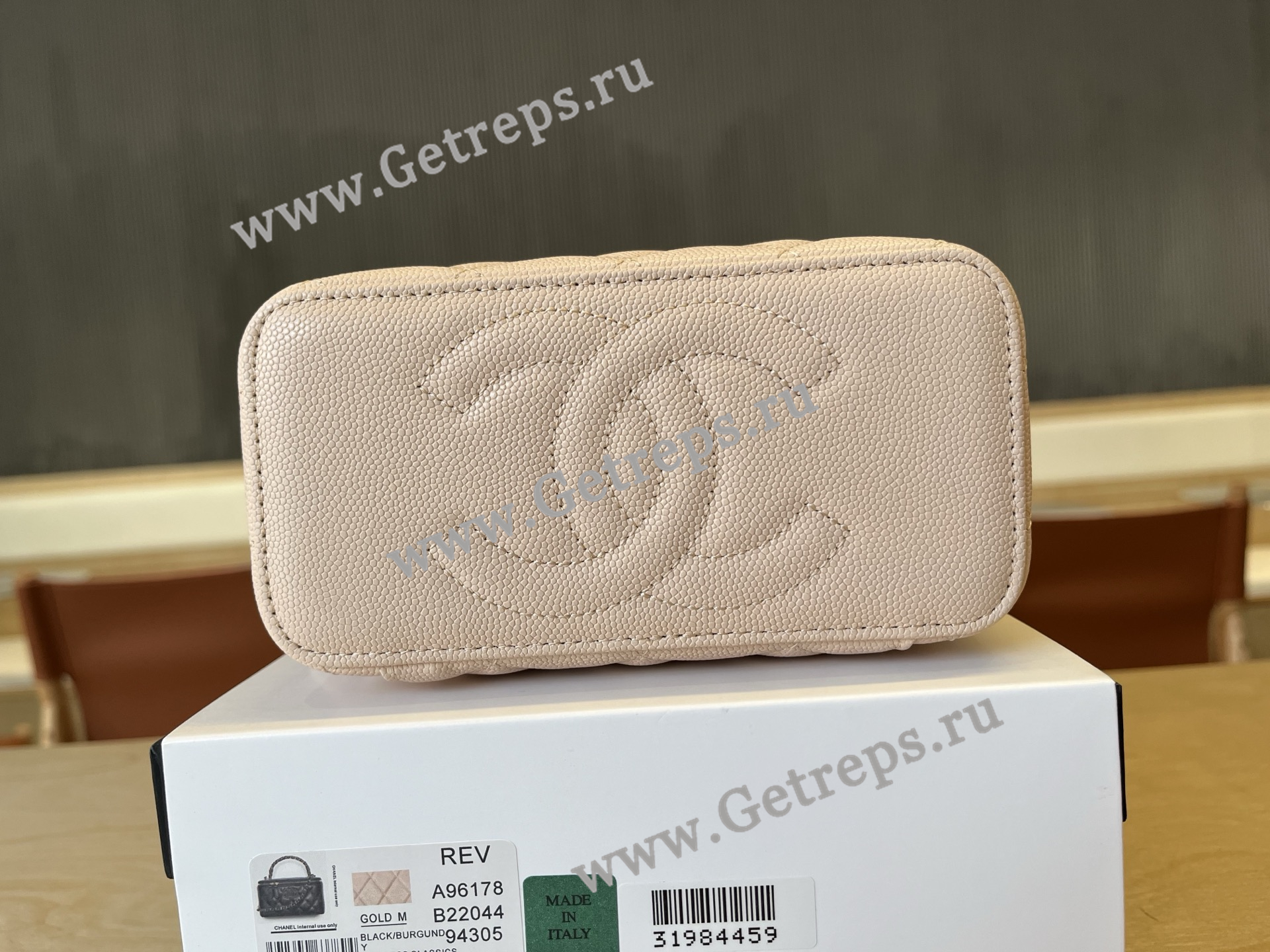 Chanel A96178 Vanity Case Caviar Light Pink