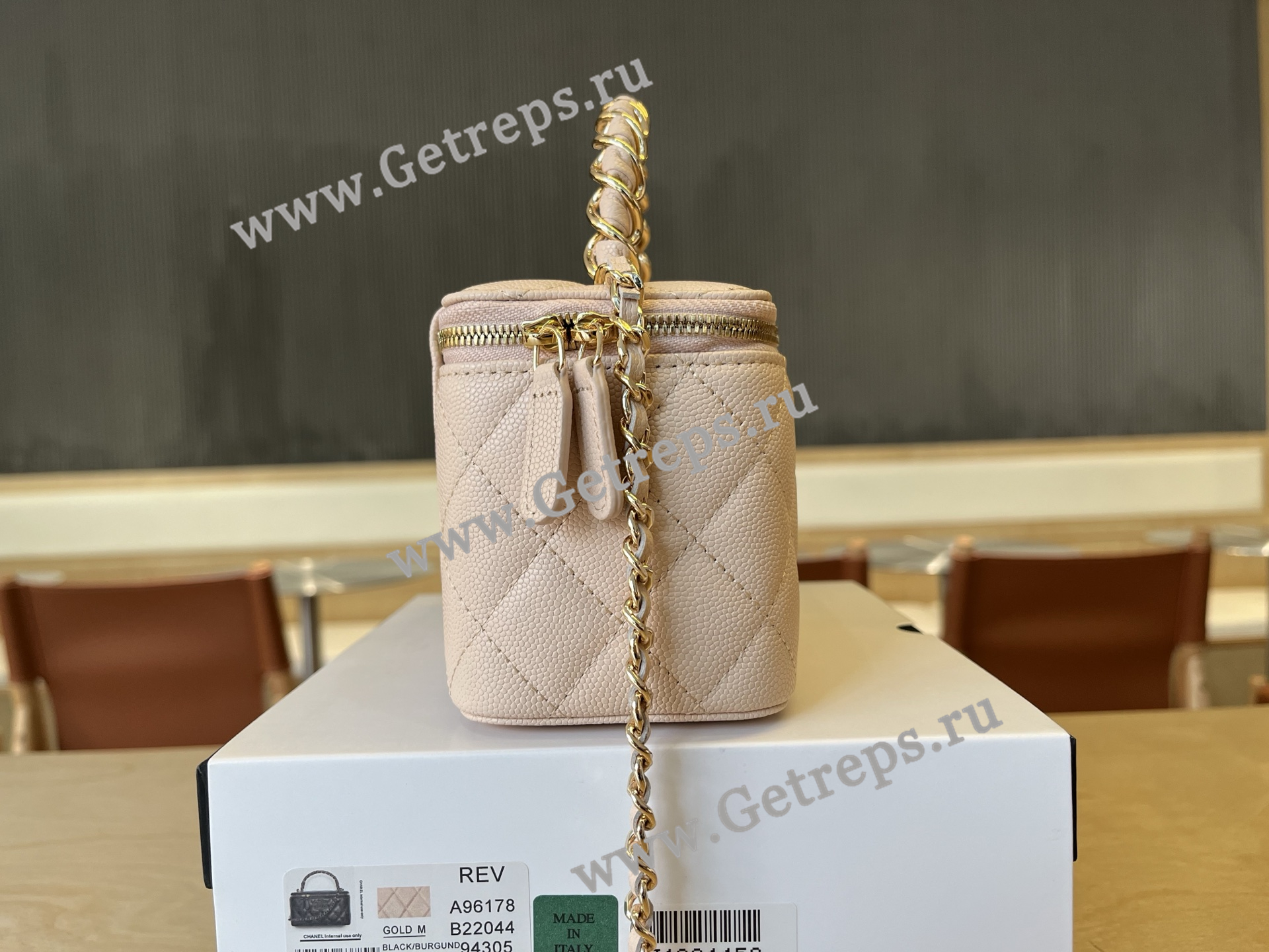 Chanel A96178 Vanity Case Caviar Light Pink