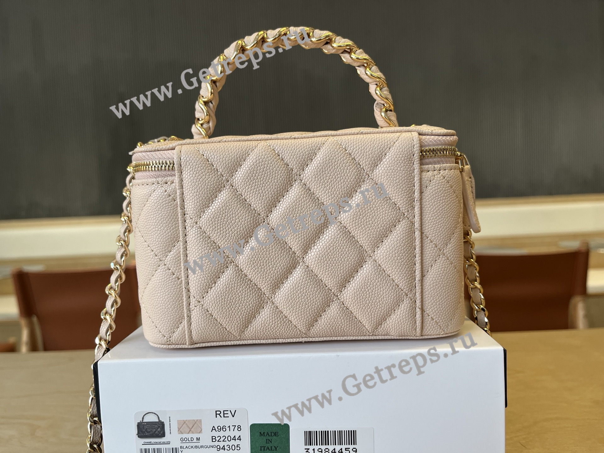 Chanel A96178 Vanity Case Caviar Light Pink