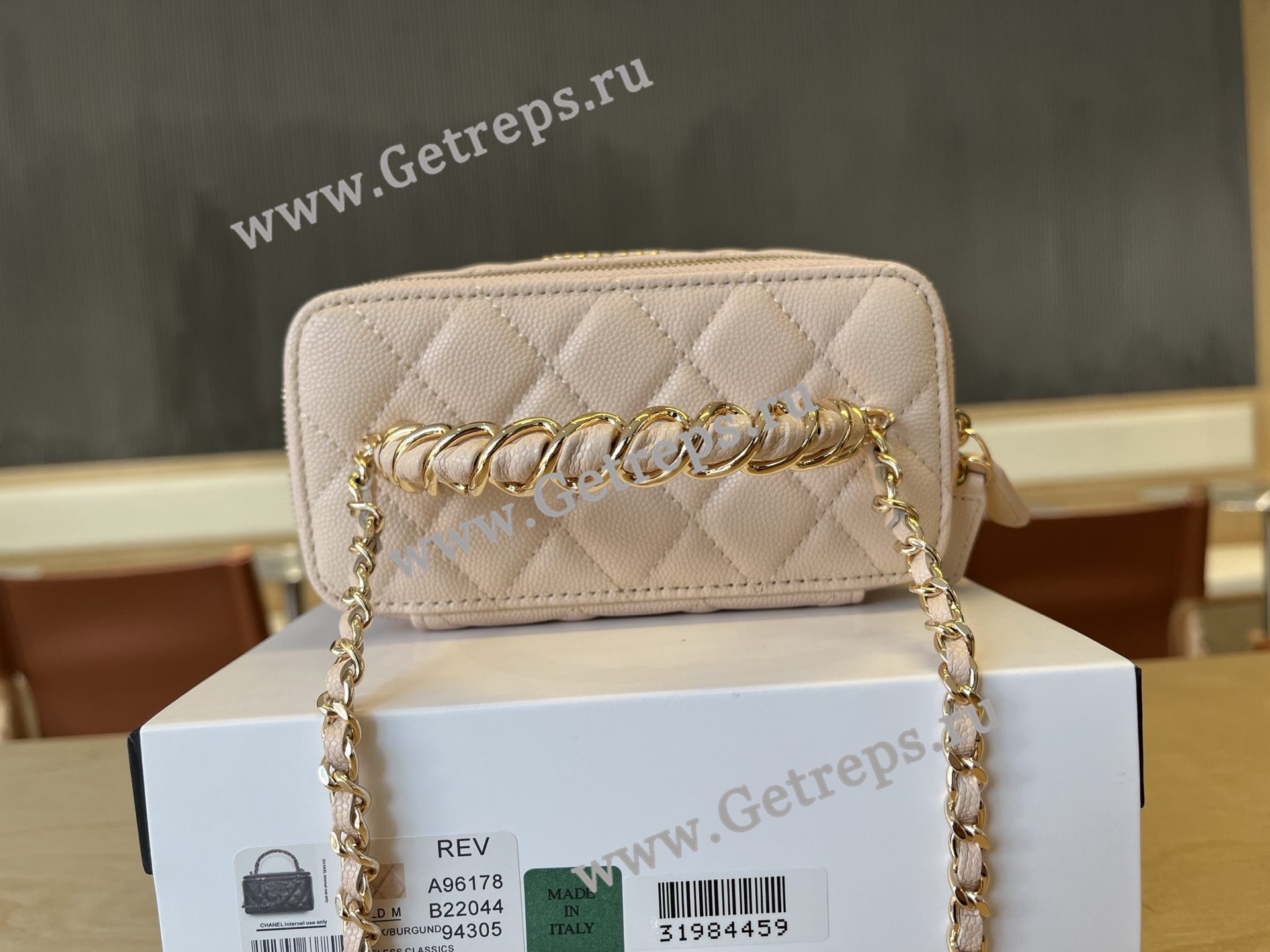 Chanel A96178 Vanity Case Caviar Light Pink