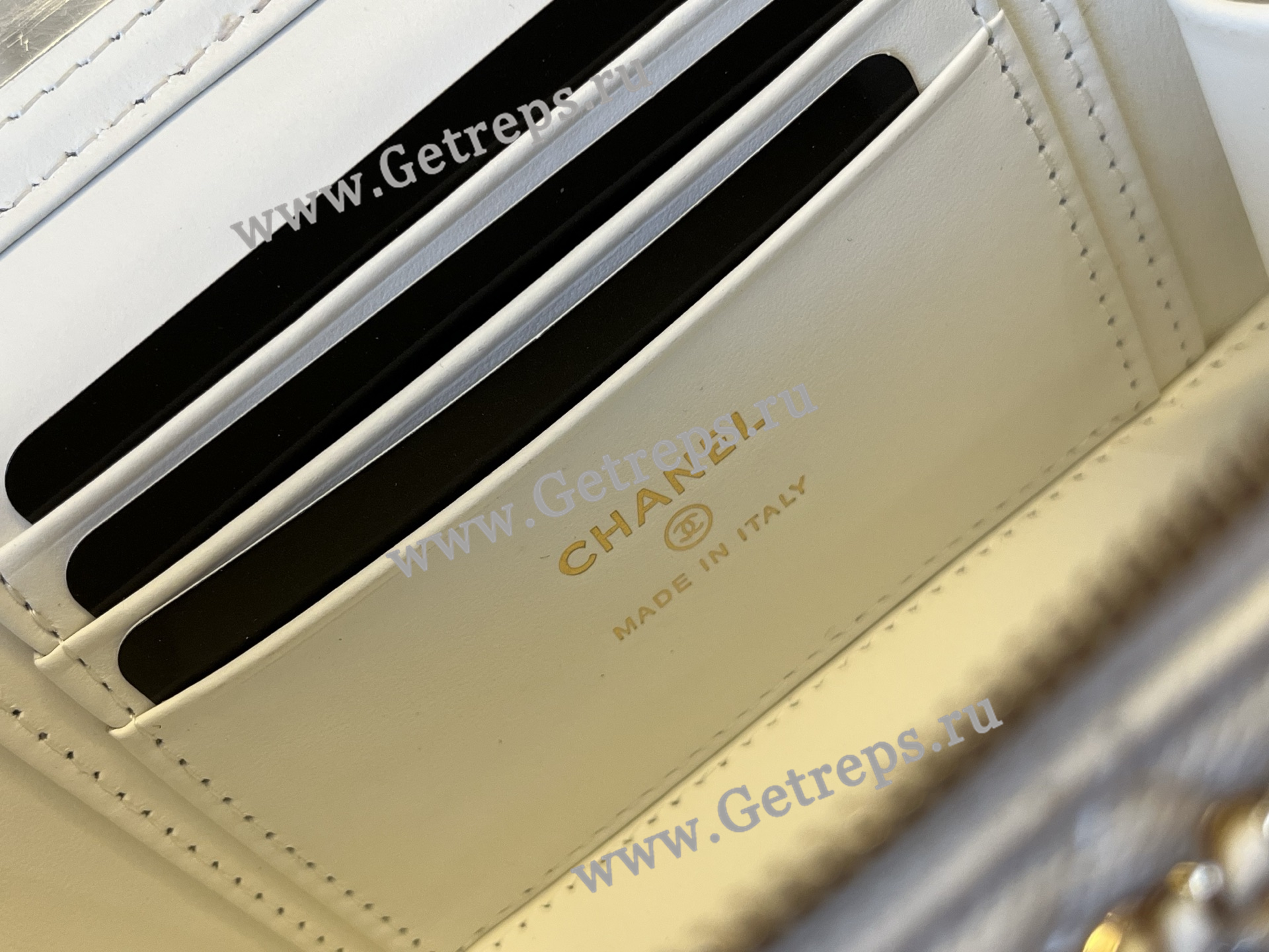 Chanel A96178 Vanity Case Caviar White