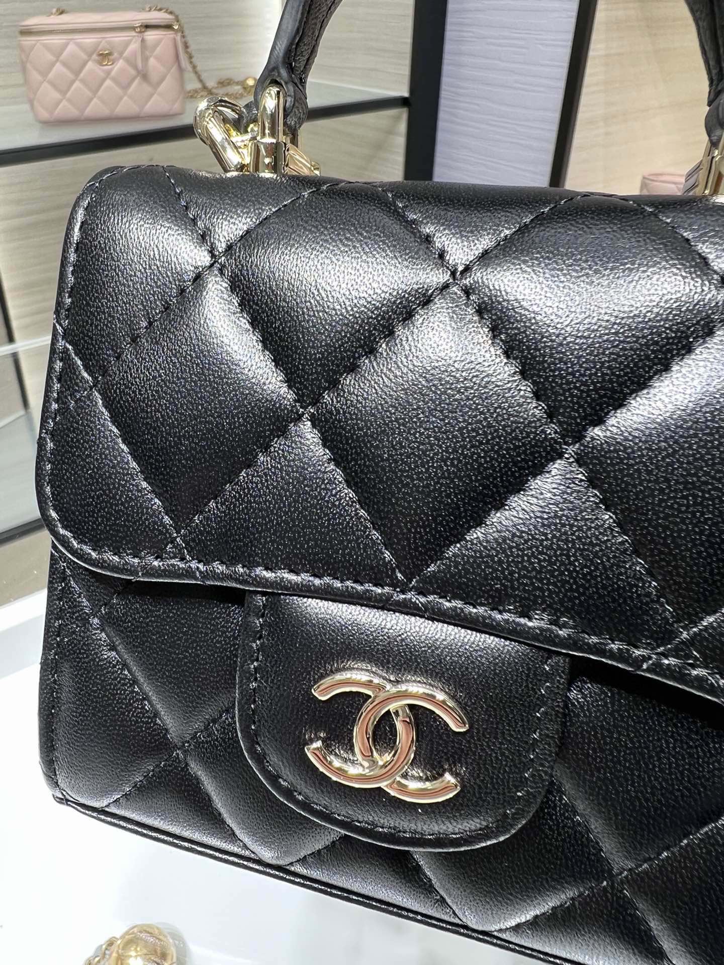 Chanel AP2682Y Flap Vanity Case with Chain Black