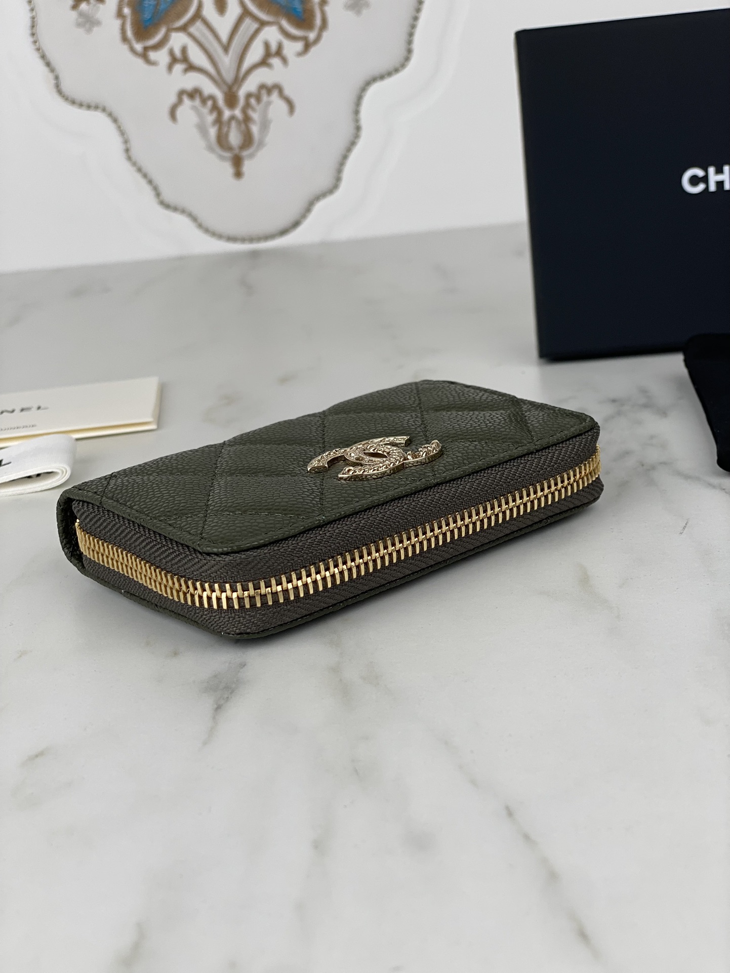 Chanel AP3045 Zip Wallet With Brooch Logo 