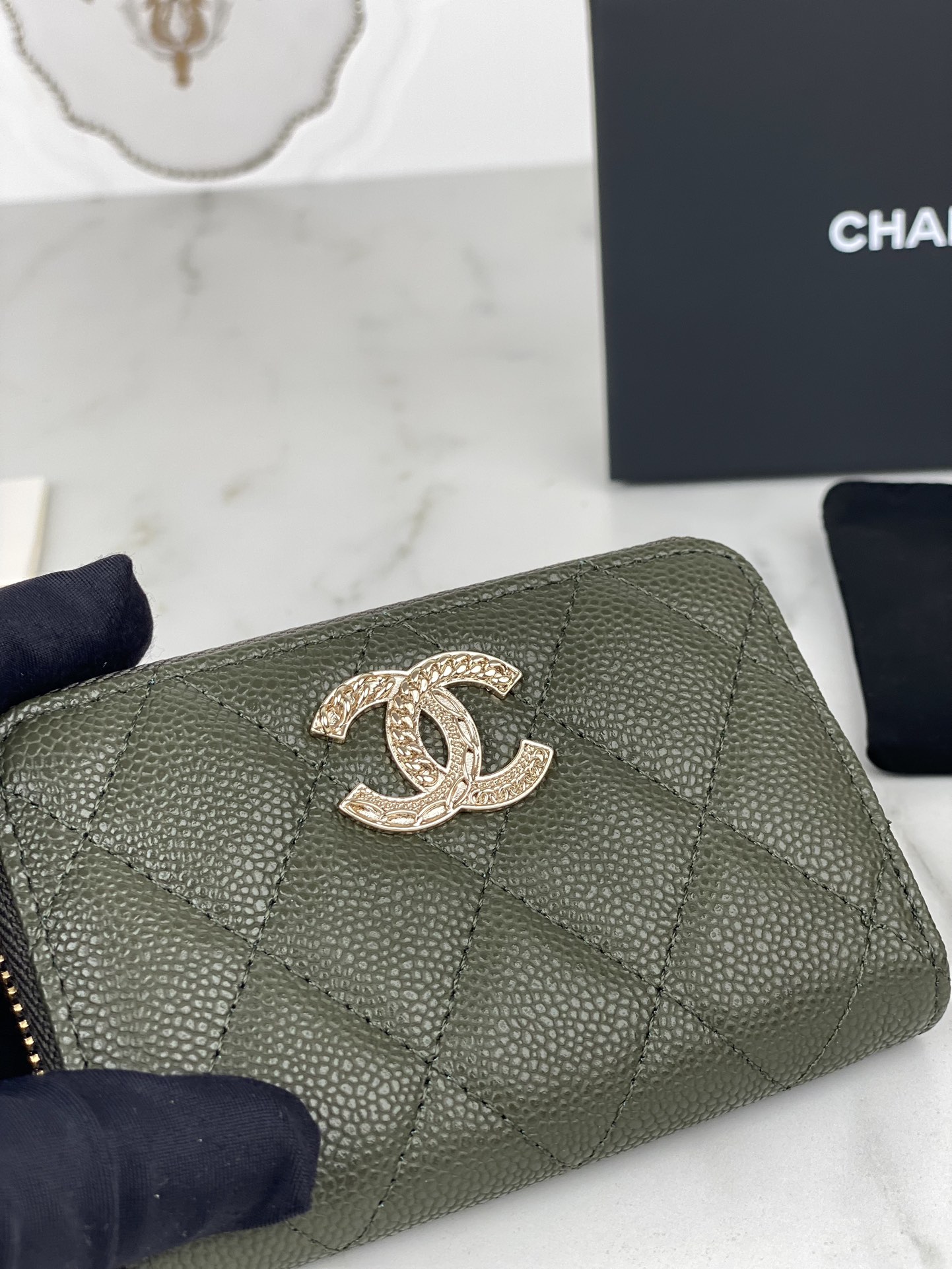 Chanel AP3045 Zip Wallet With Brooch Logo 