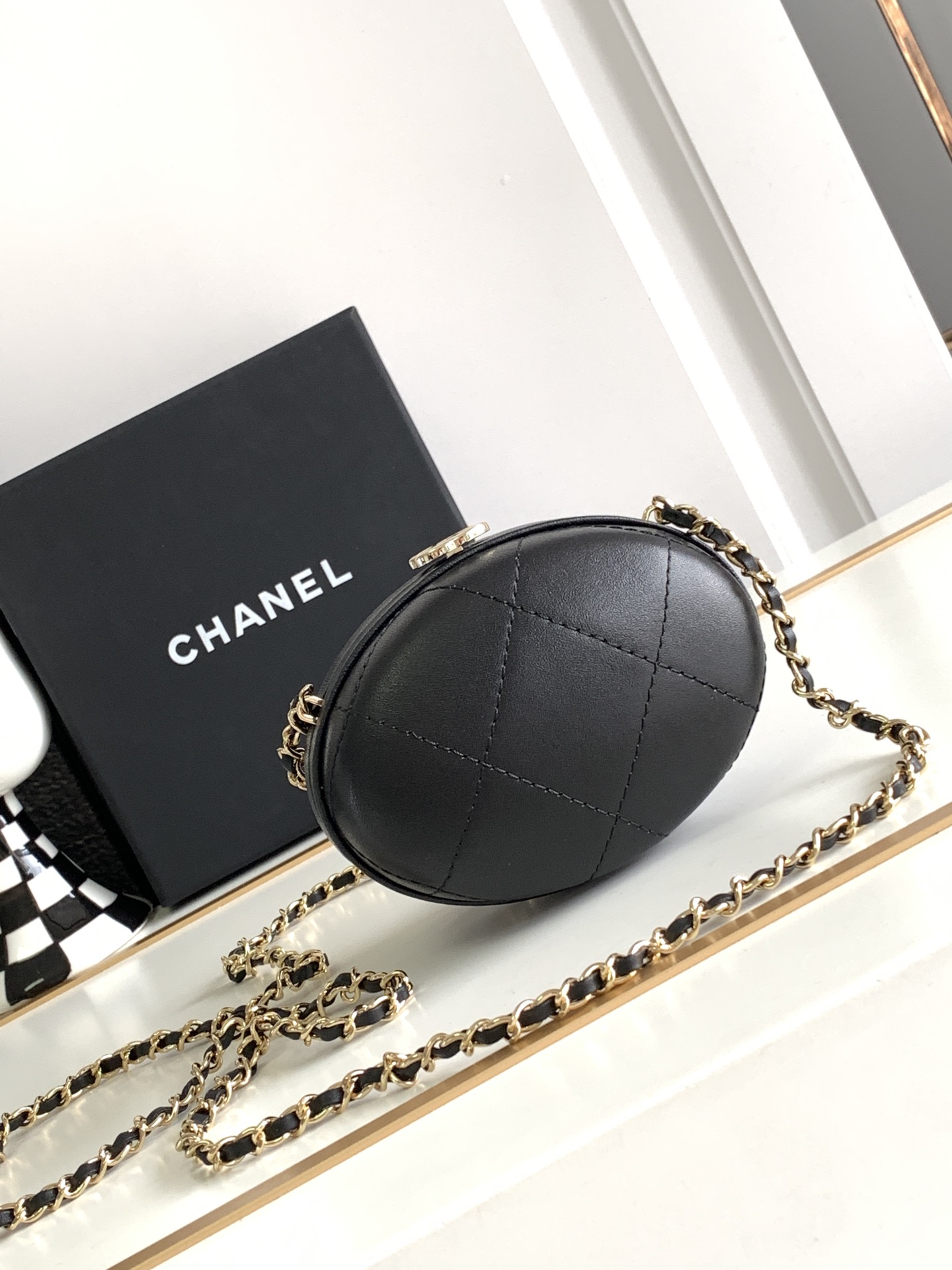 Chanel AP3252 Cluth With Chain Goose Egg Bag Lambskin Black