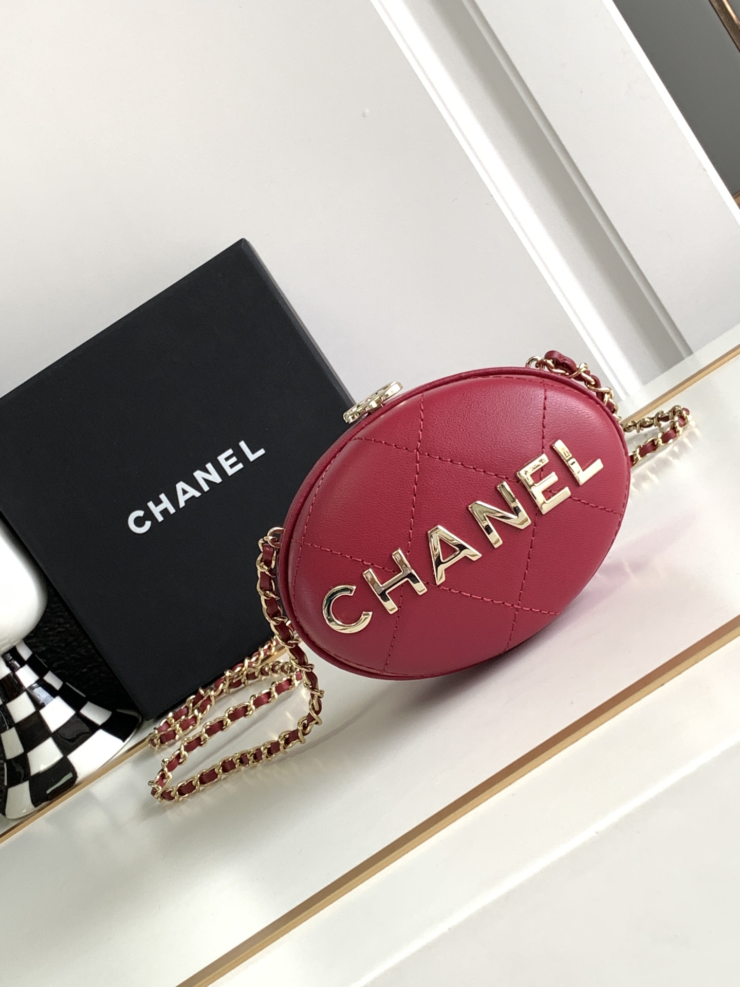 Chanel AP3252 Cluth With Chain Goose Egg Bag Lambskin Red