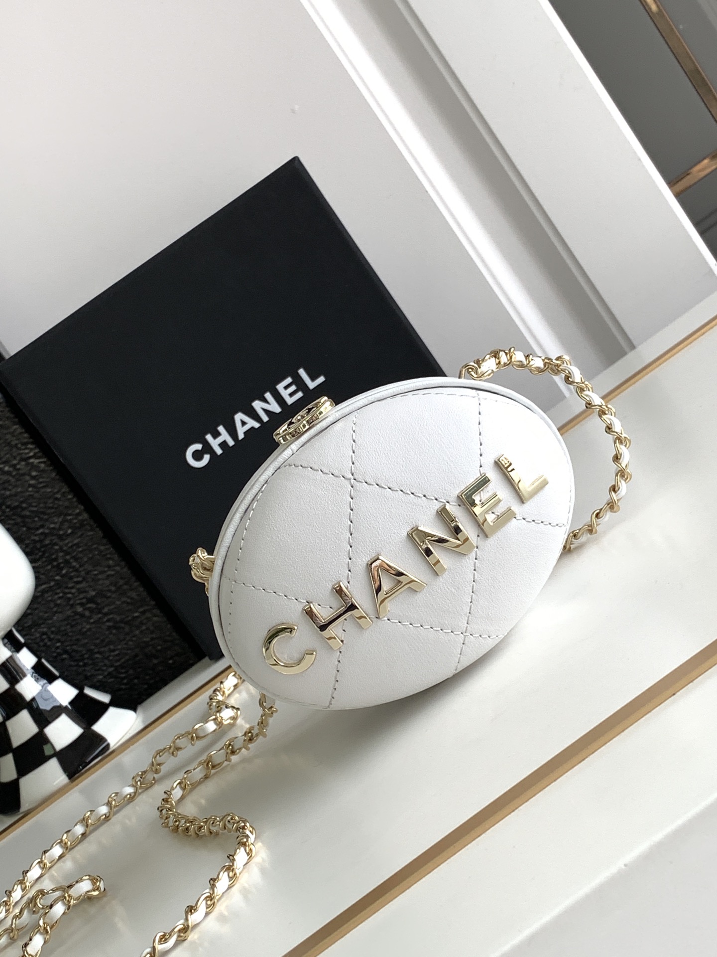 Chanel AP3252 Cluth With Chain Goose Egg Bag Lambskin White