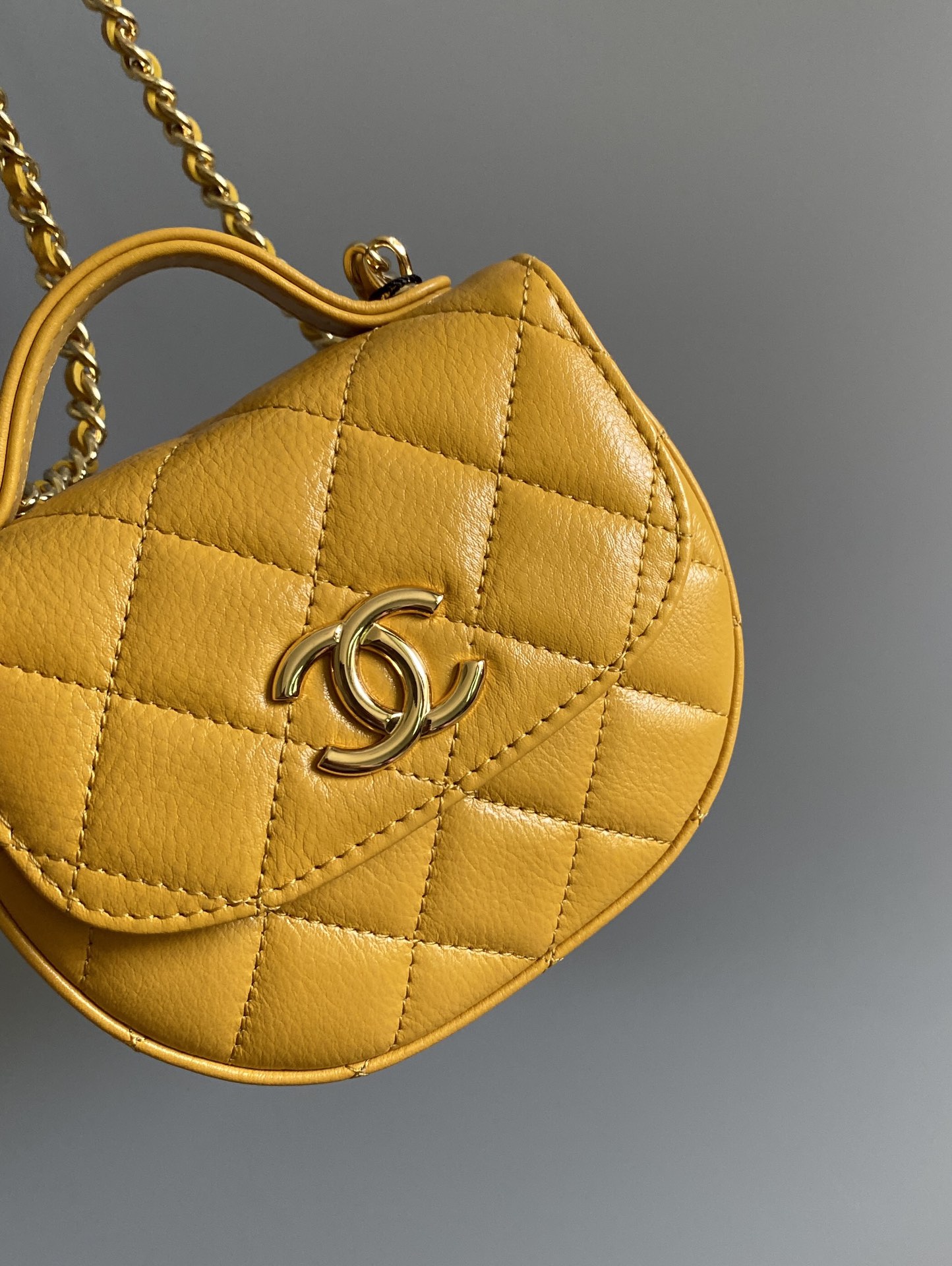 Chanel AP3378 Mini Clutch With Chain Shiny Aged Calfskin Gold-Tone Metal Yellow