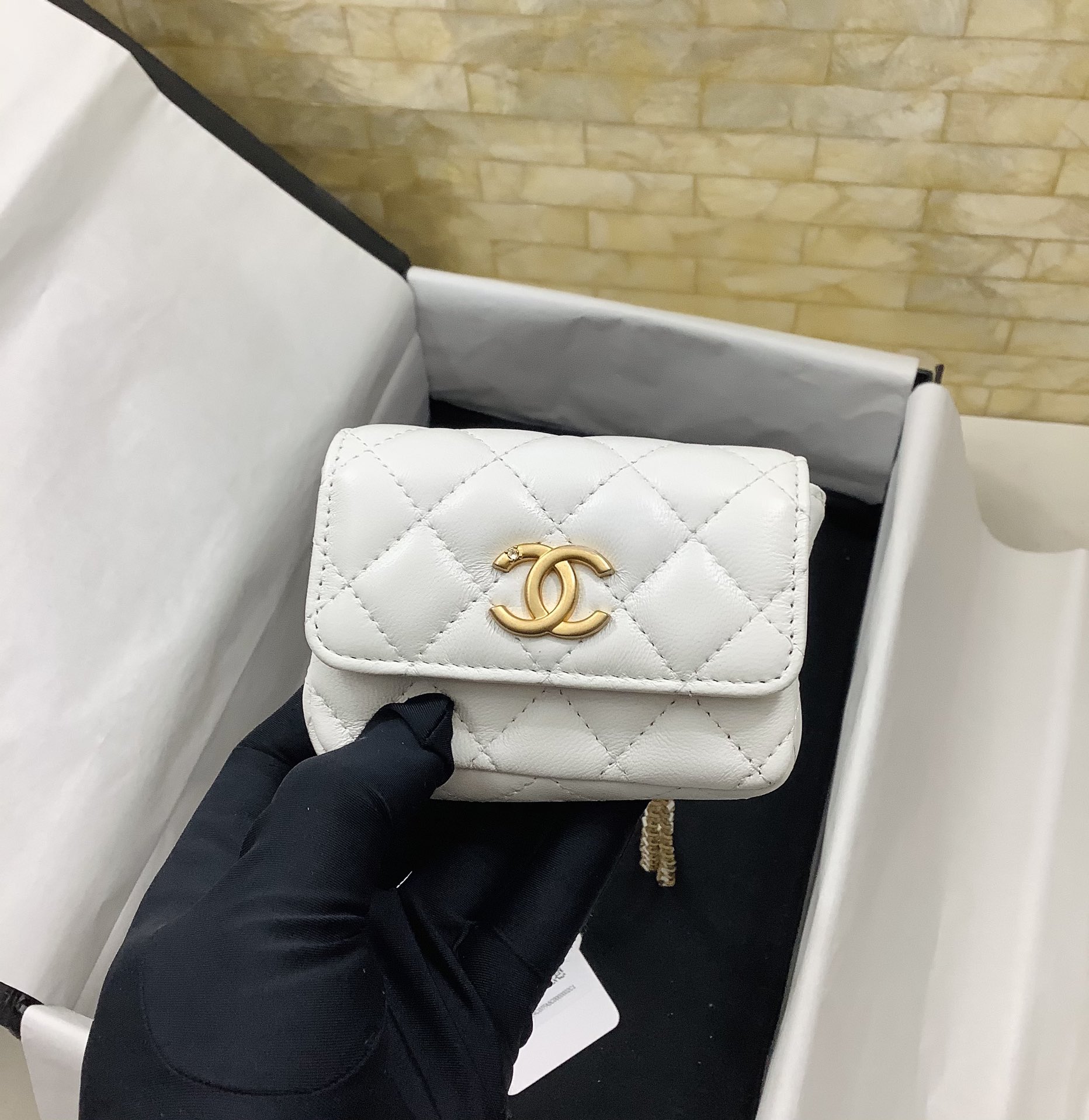 Chanel AP3425 Belt Bag Lambskin With Lion Chain White