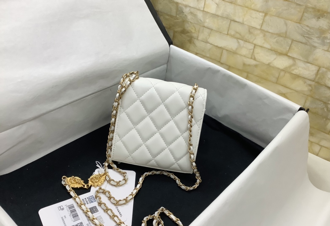 Chanel AP3425 Clutch With Chain Lambskin White