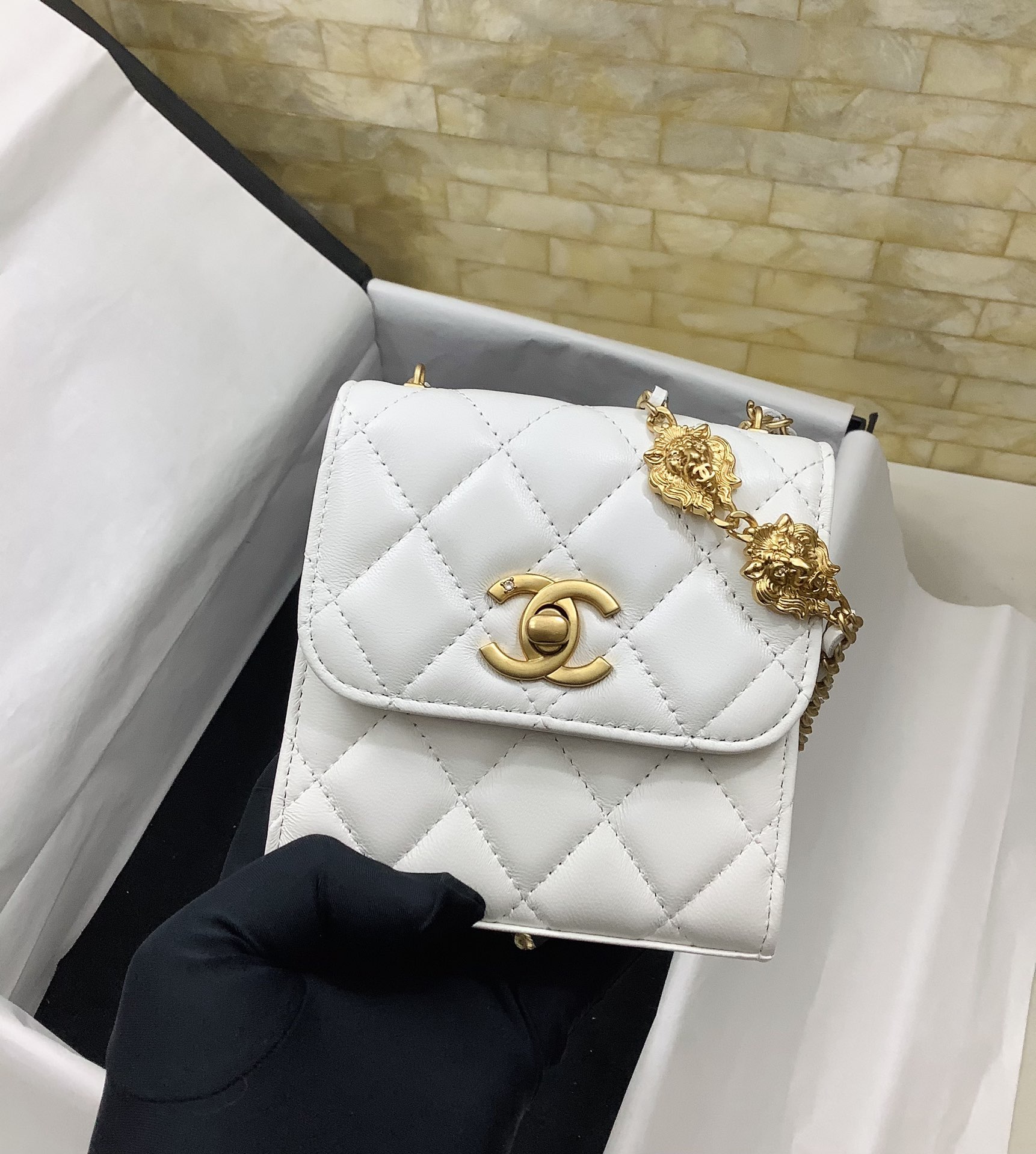 Chanel AP3425 Clutch With Chain Lambskin White