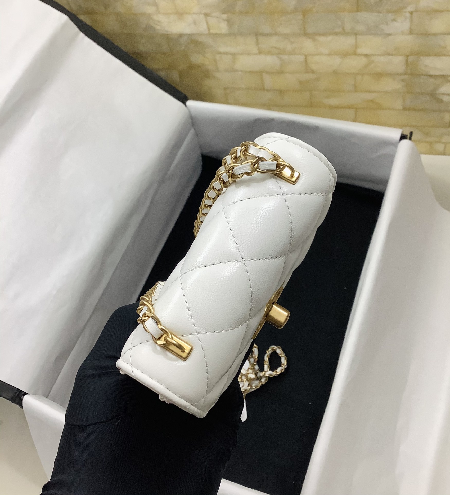 Chanel AP3425 Clutch With Chain Lambskin White