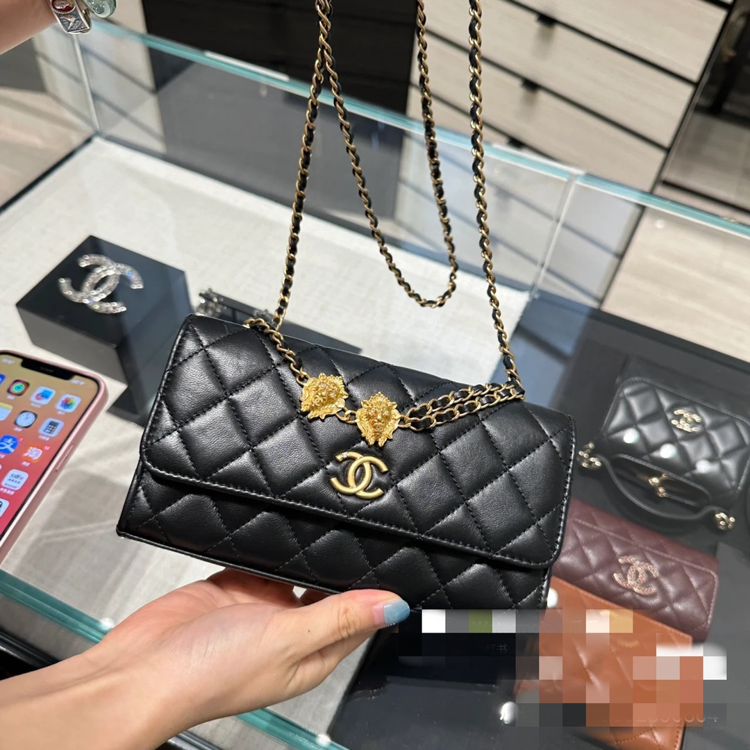 Chanel AP3426 Flap Phone Holder With Lion Chain Lambskin Black