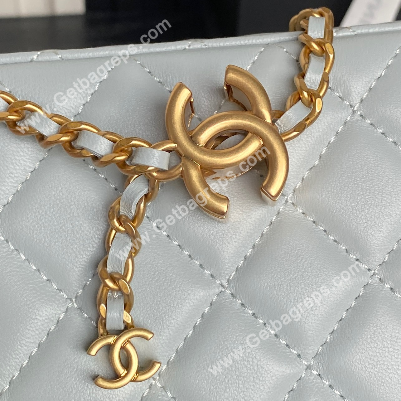 Chanel AP3940 Blue Shiny Lambskin Vanity Bag Gold-Tone Metal 