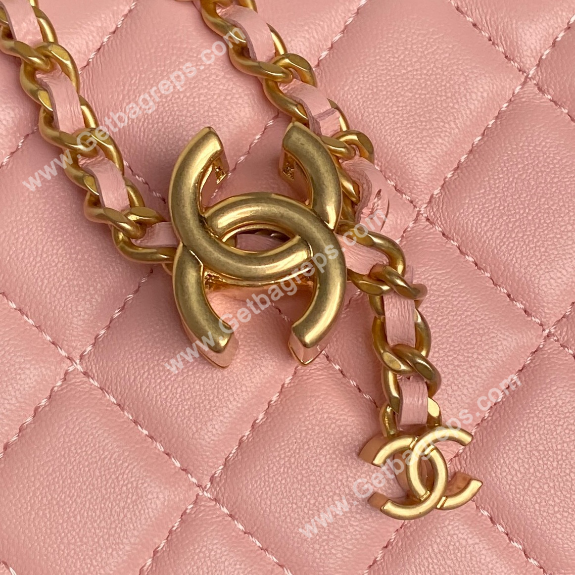 Chanel AP3940 Pink Shiny Lambskin Vanity Bag Gold-Tone Metal 