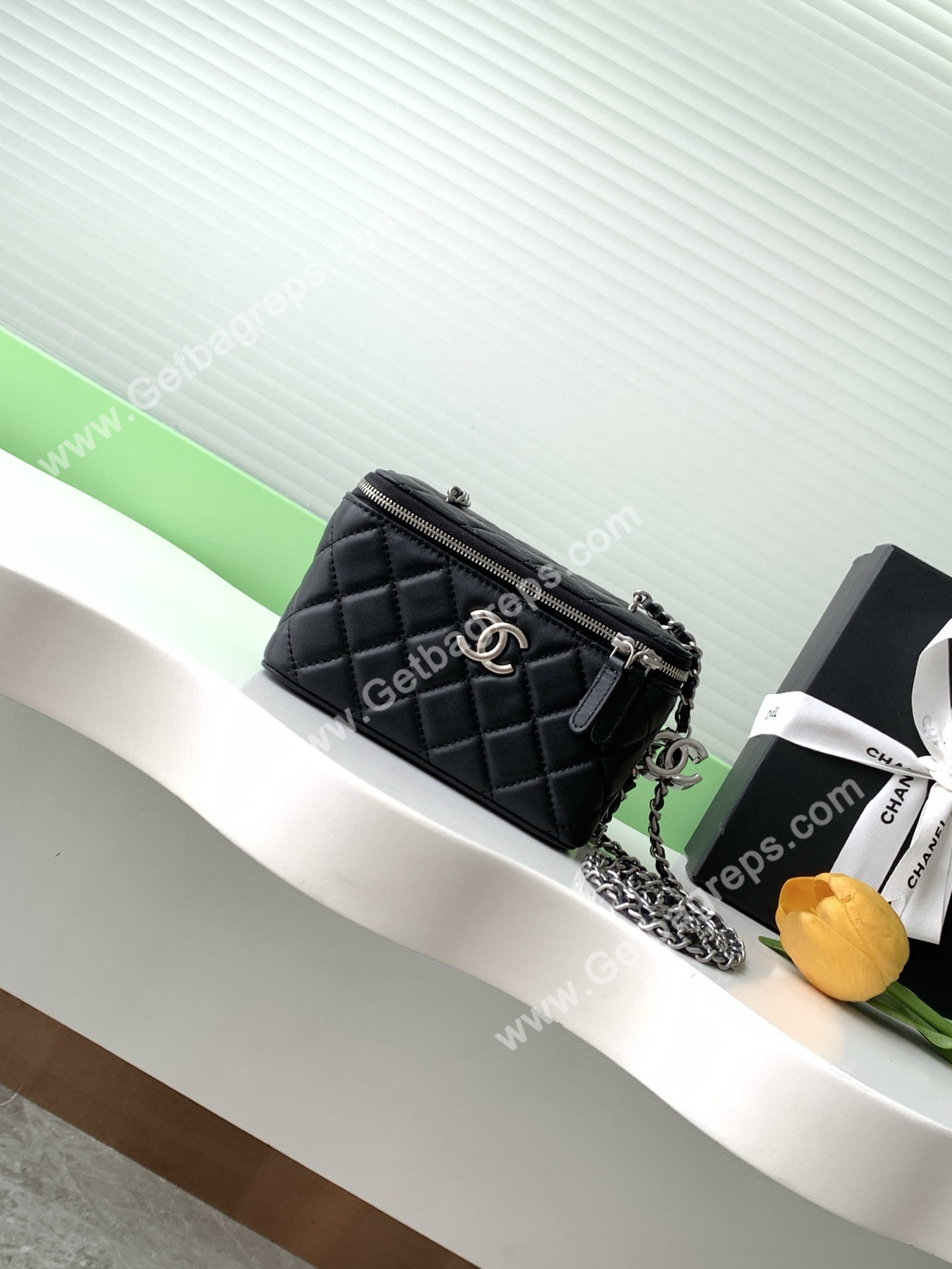 Chanel AP3940 Shiny Lambskin Vanity Bag Black