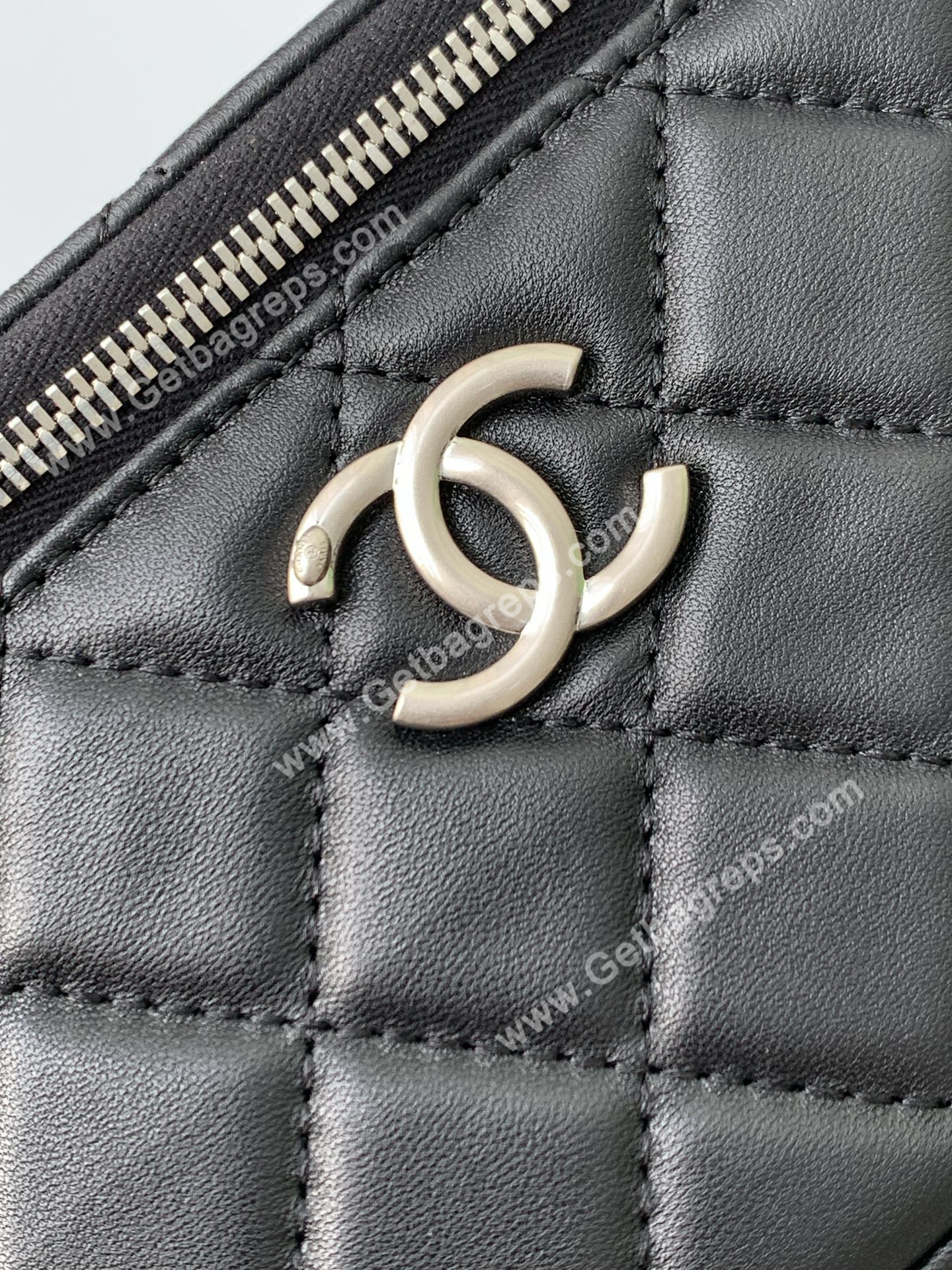 Chanel AP3940 Shiny Lambskin Vanity Bag Black