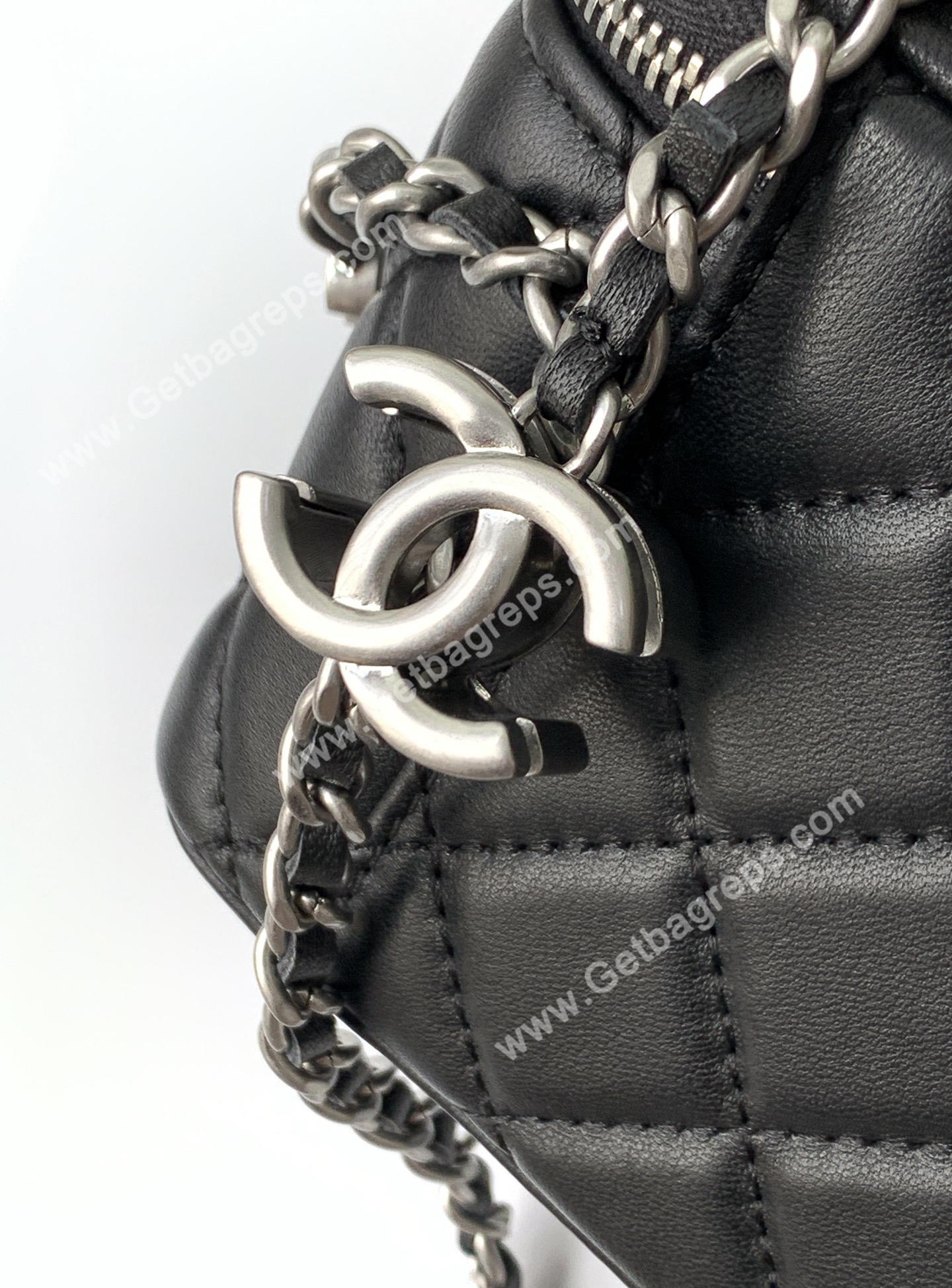 Chanel AP3940 Shiny Lambskin Vanity Bag Black