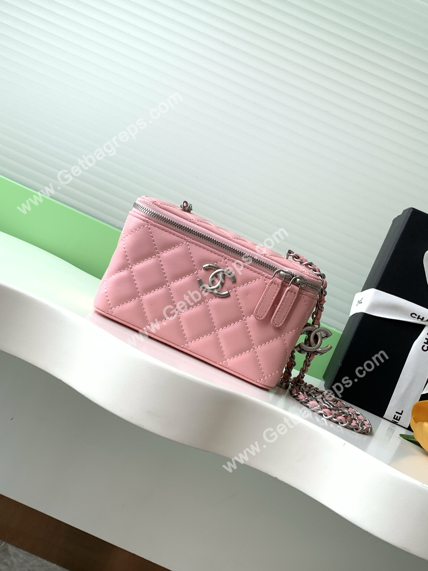 Chanel AP3940 Shiny Lambskin Vanity Bag Pink