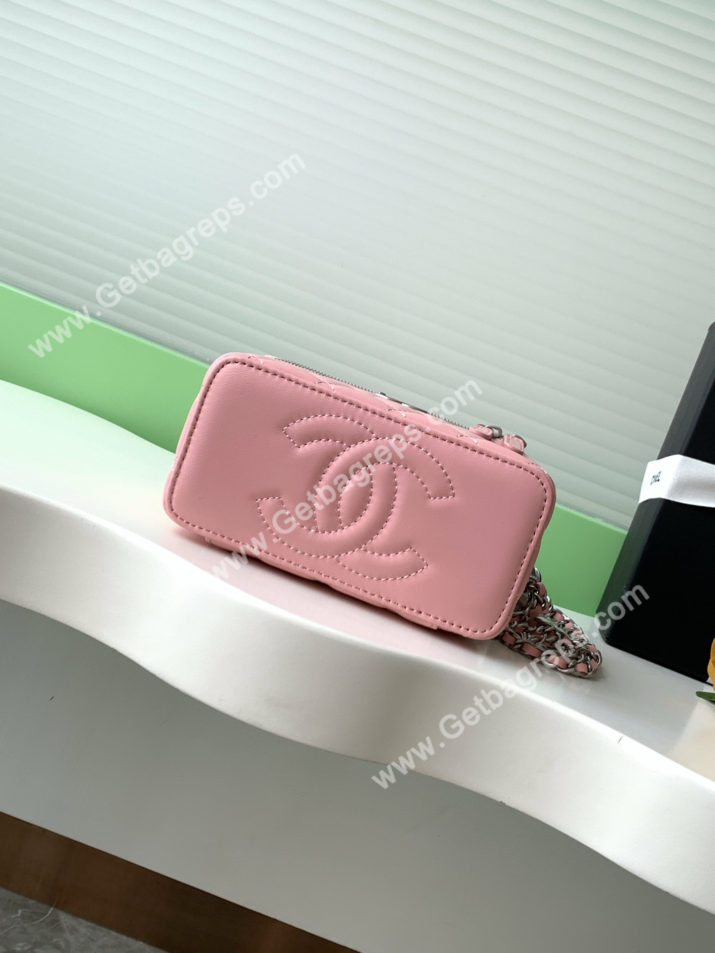 Chanel AP3940 Shiny Lambskin Vanity Bag Pink