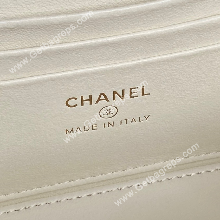 Chanel AP3940 White Shiny Lambskin Vanity Bag Gold-Tone Metal 