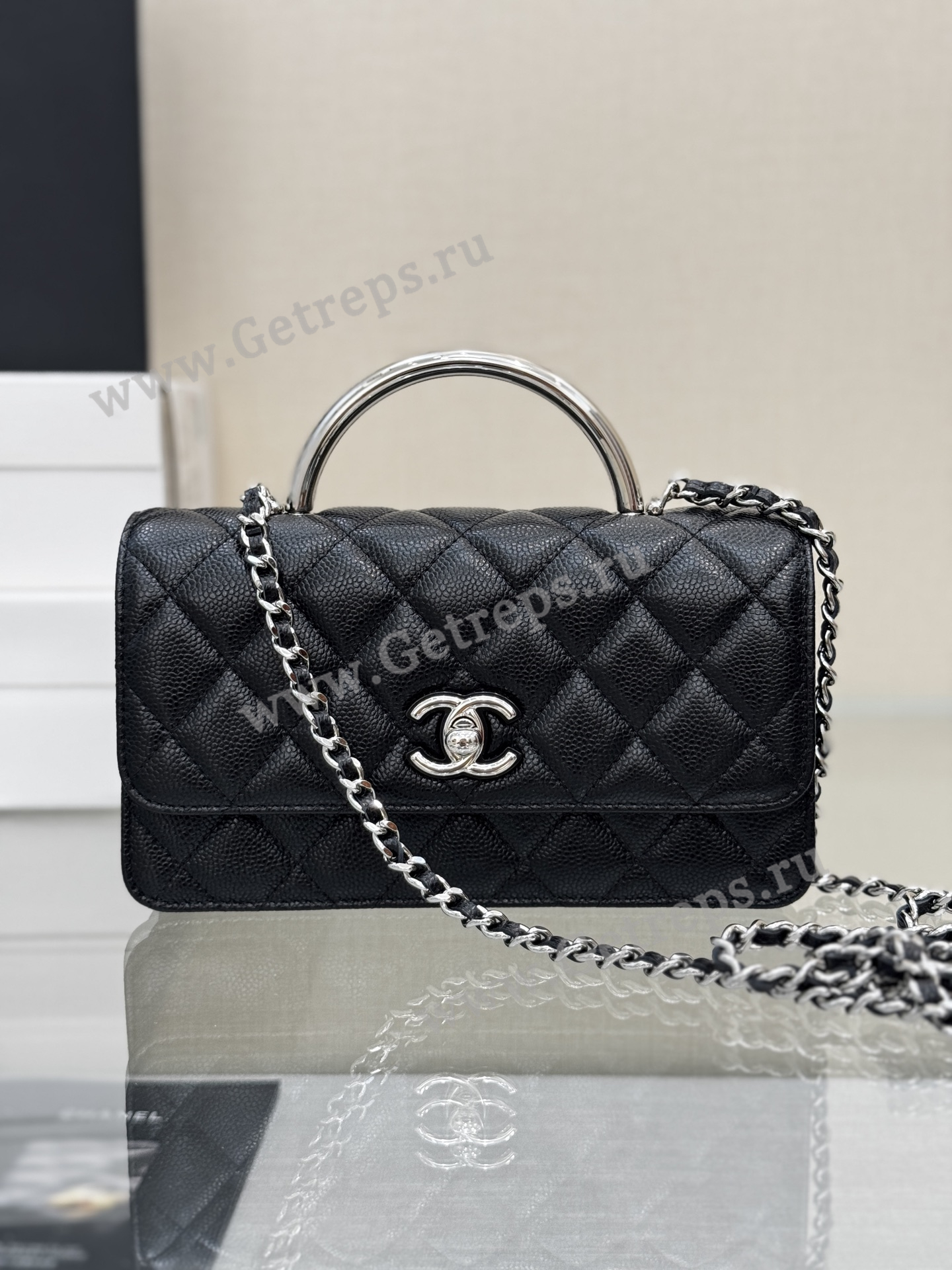 Chanel AP4498 Clutch with Chain Shiny Grained Calfskin and Silver-Tone Metal