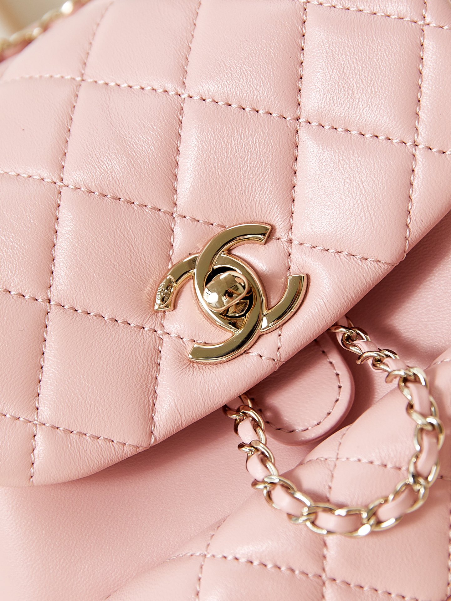 Chanel AS2908 Matelasse Chain Backpack Pink-1