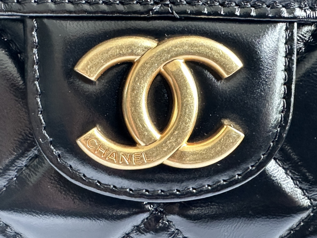 Chanel AS3690 Large HoBo Bag Shiny Crumpled Calfskin Gold-Tone Metal Black