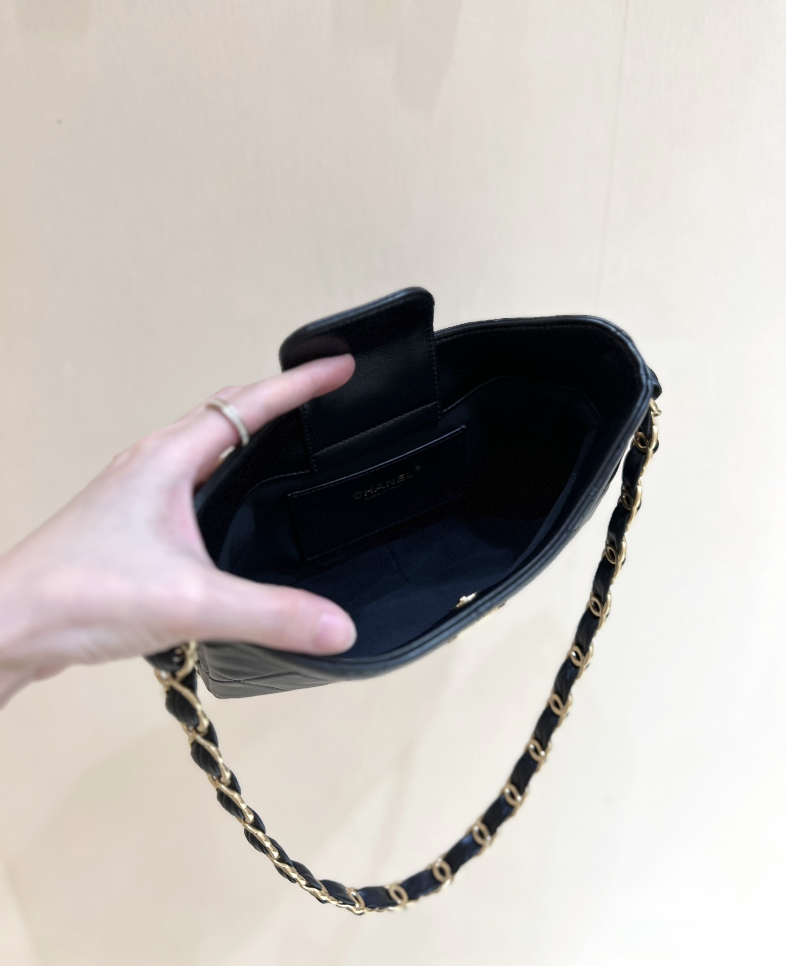 Chanel AS5177 Hobo Bag Lambskin Gold-Tone Metal Black
