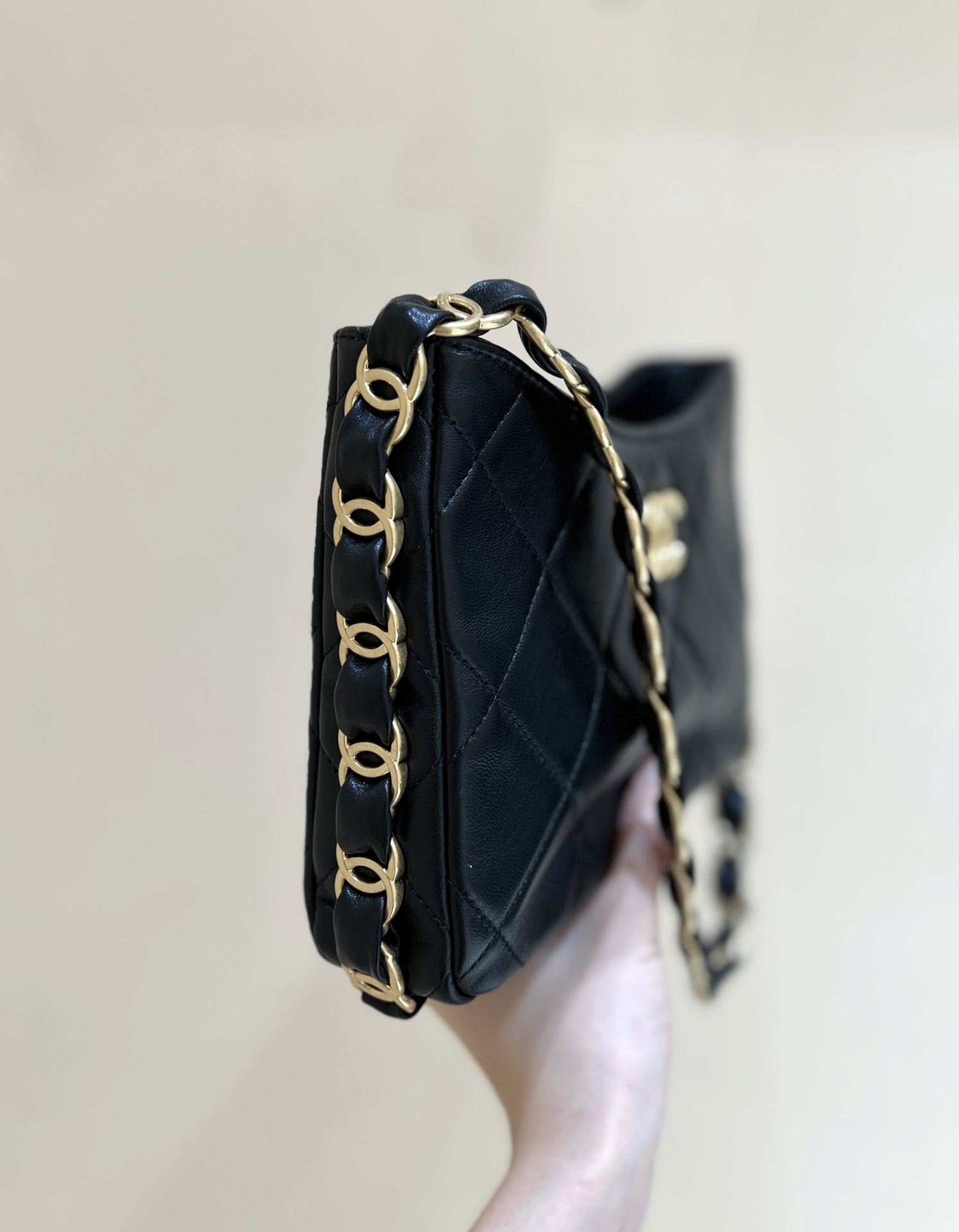 Chanel AS5177 Hobo Bag Lambskin Gold-Tone Metal Black