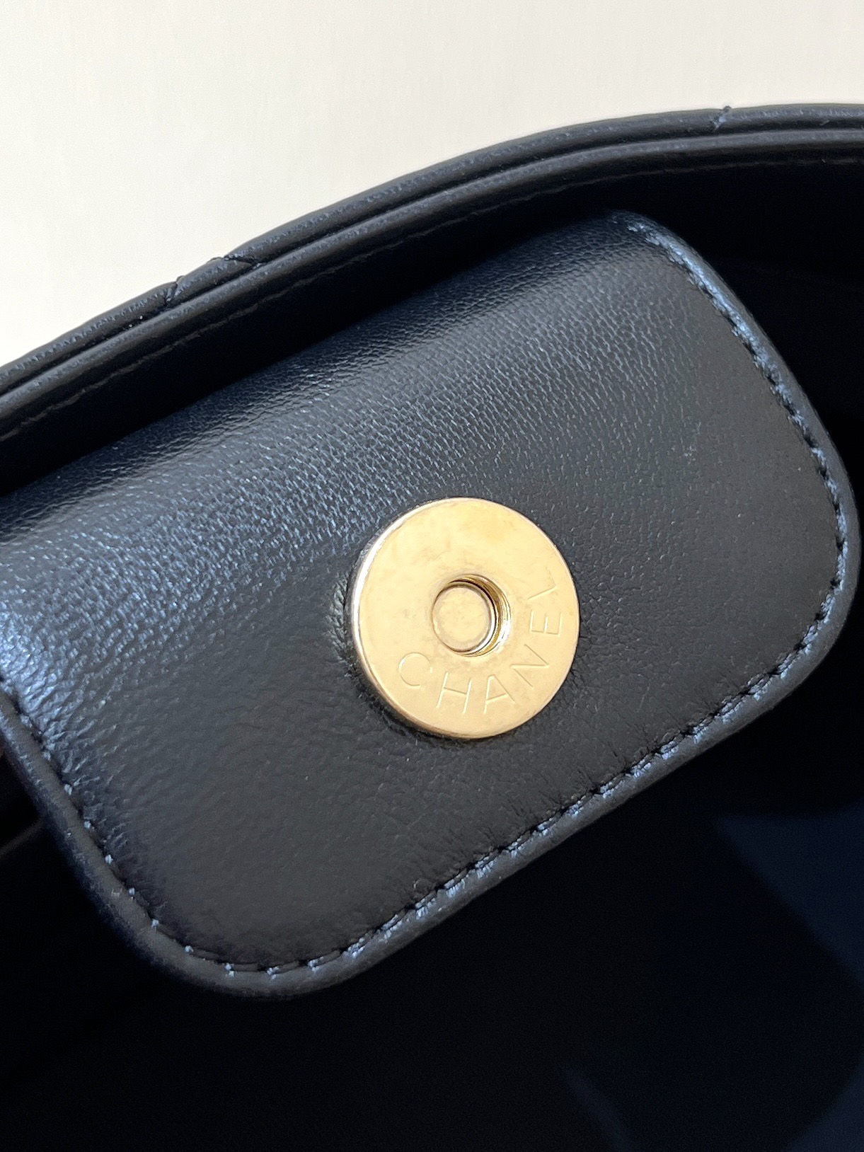 Chanel AS5177 Hobo Bag Lambskin Gold-Tone Metal Black