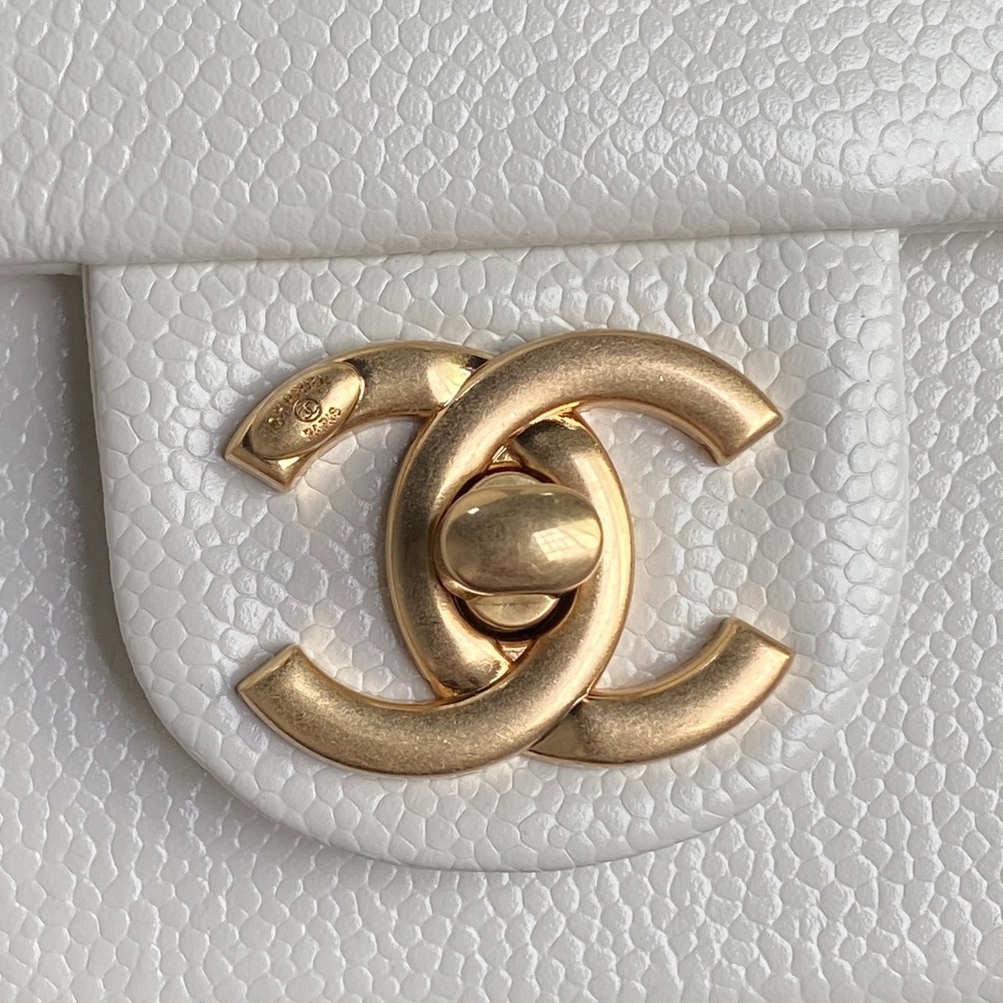 Chanel AS5180 Small Flap Bag Grained Shiny Calfskin Gold-Tone Metal White