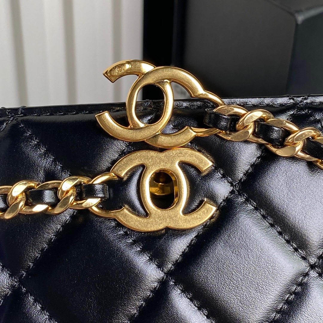 Chanel AS5203 Clutch Shiny Lambskin Gold-Tone Metal Black