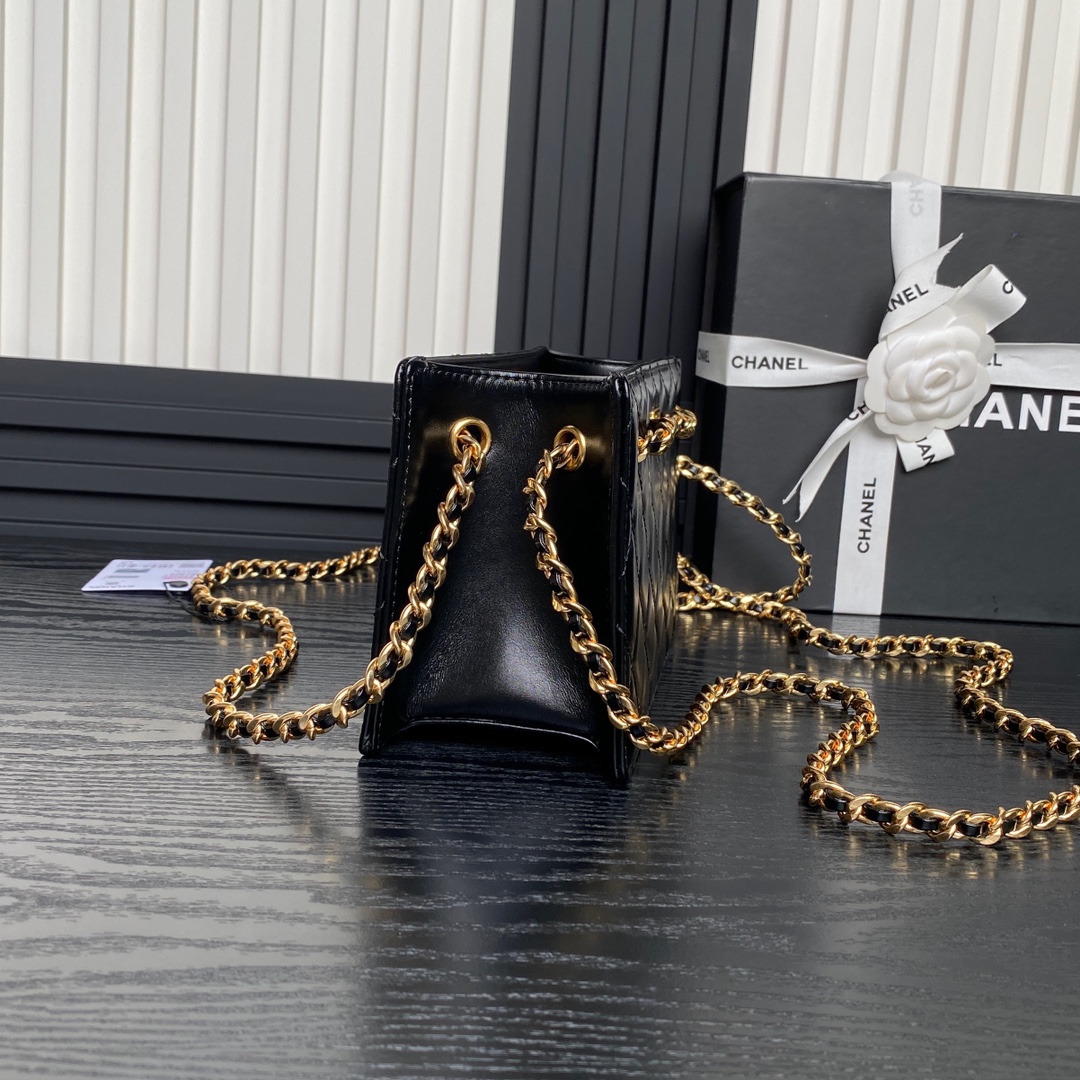 Chanel AS5203 Clutch Shiny Lambskin Gold-Tone Metal Black