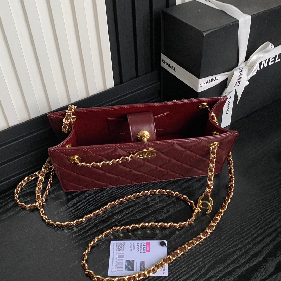 Chanel AS5203 Clutch Shiny Lambskin Gold-Tone Metal Red