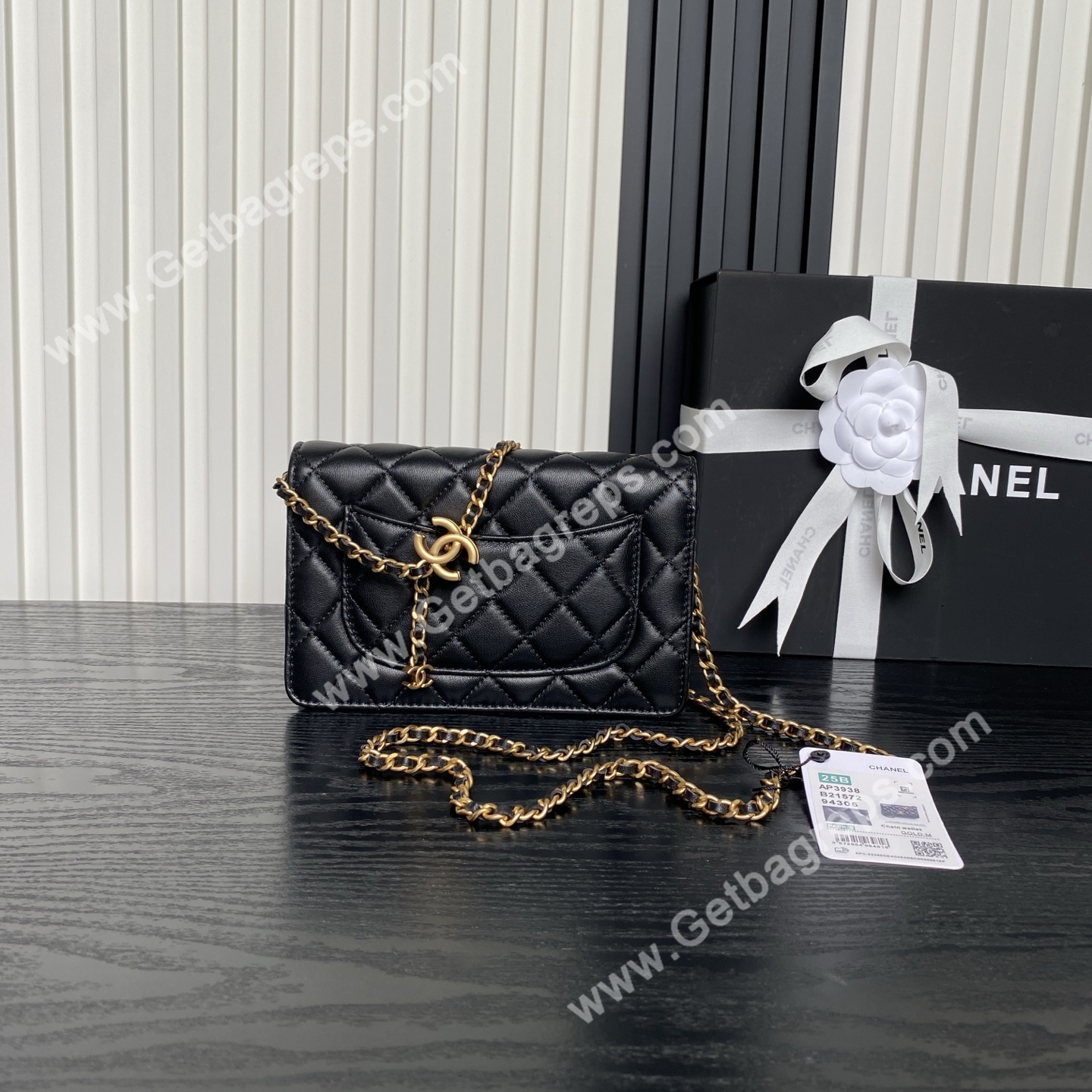 Chanel Ap3938 Wallet on chain Shiny Lambskin Gold-Tone Metal Black