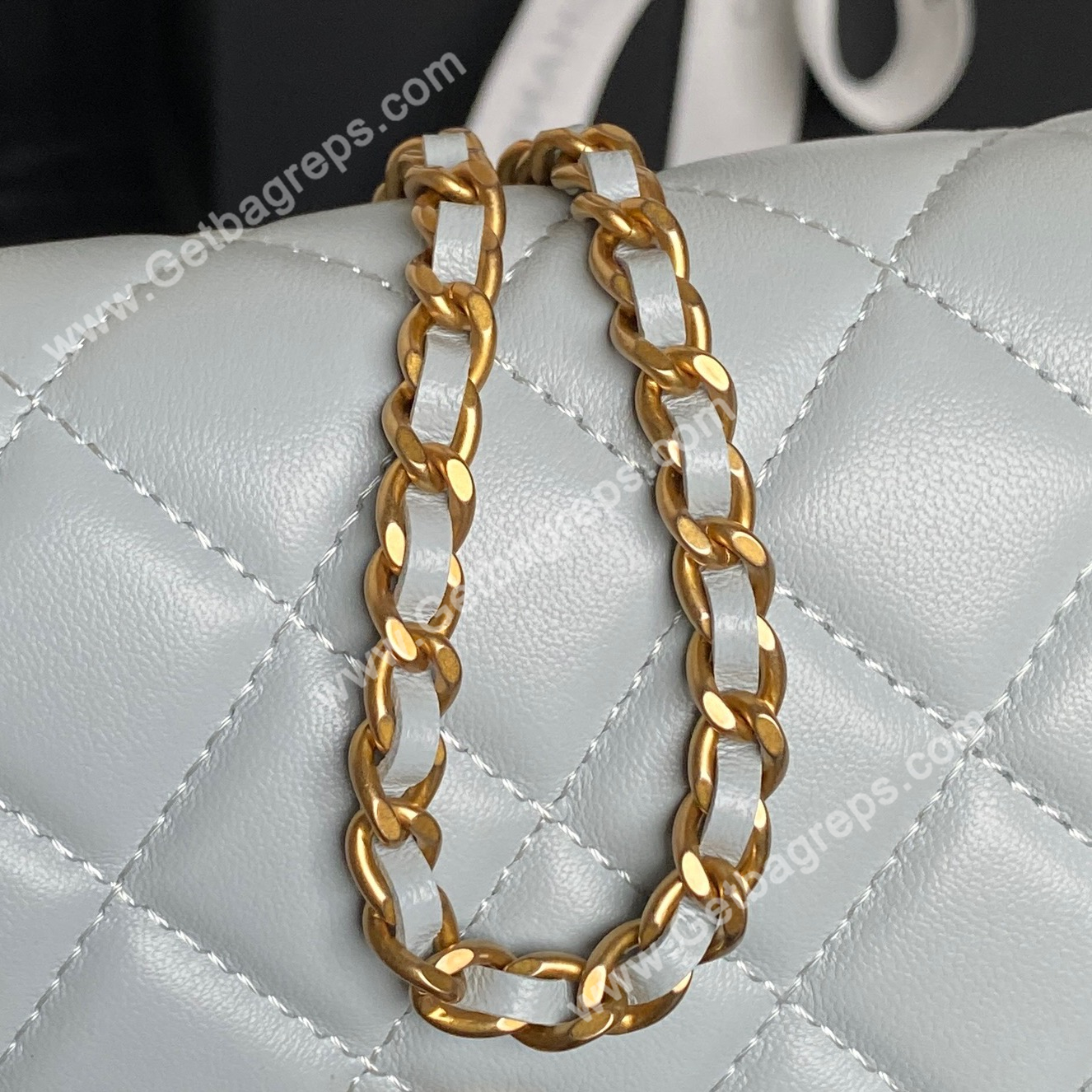 Chanel Ap3938 Wallet on chain Shiny Lambskin Gold-Tone Metal Blue