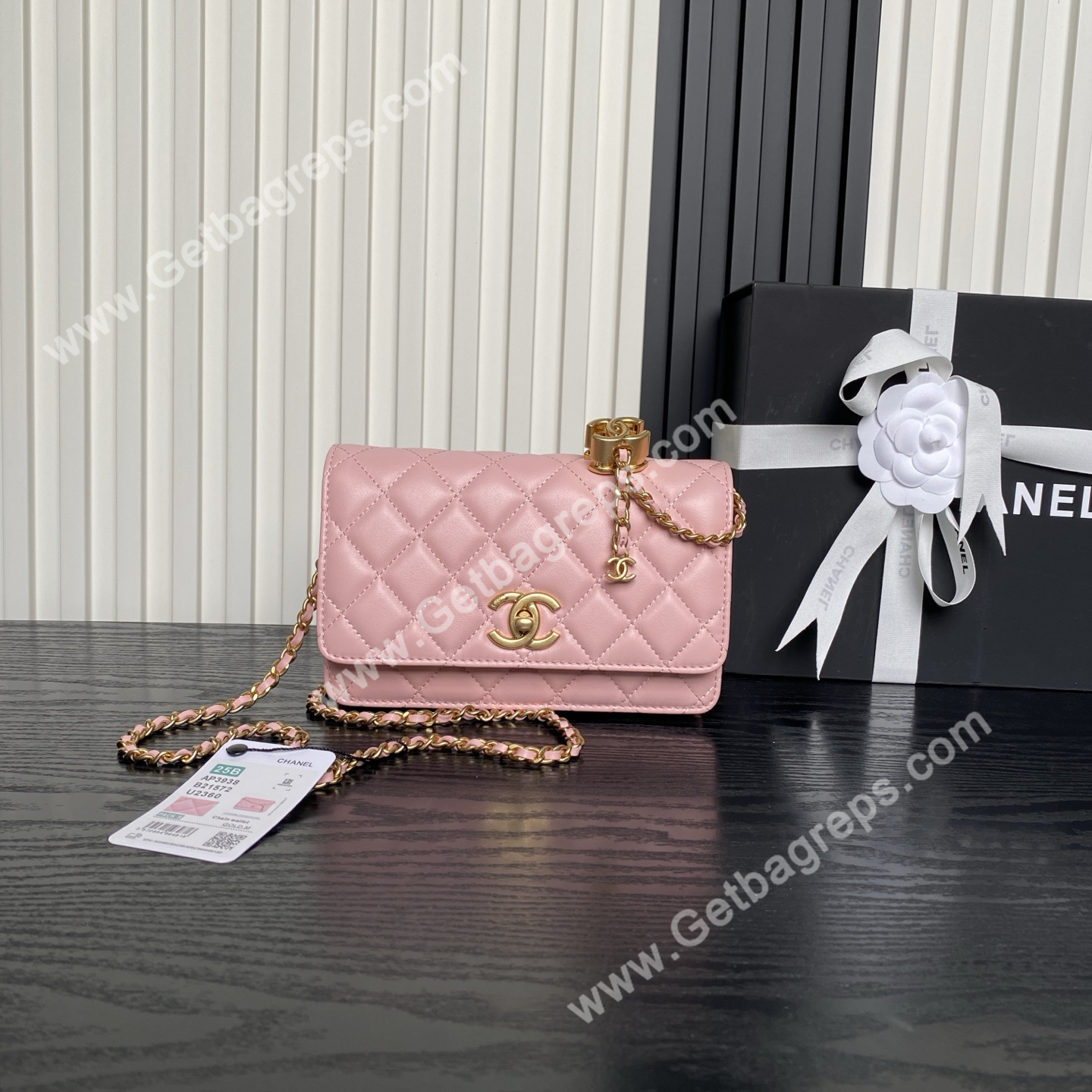 Chanel Ap3938 Wallet on chain Shiny Lambskin Gold-Tone Metal Pink