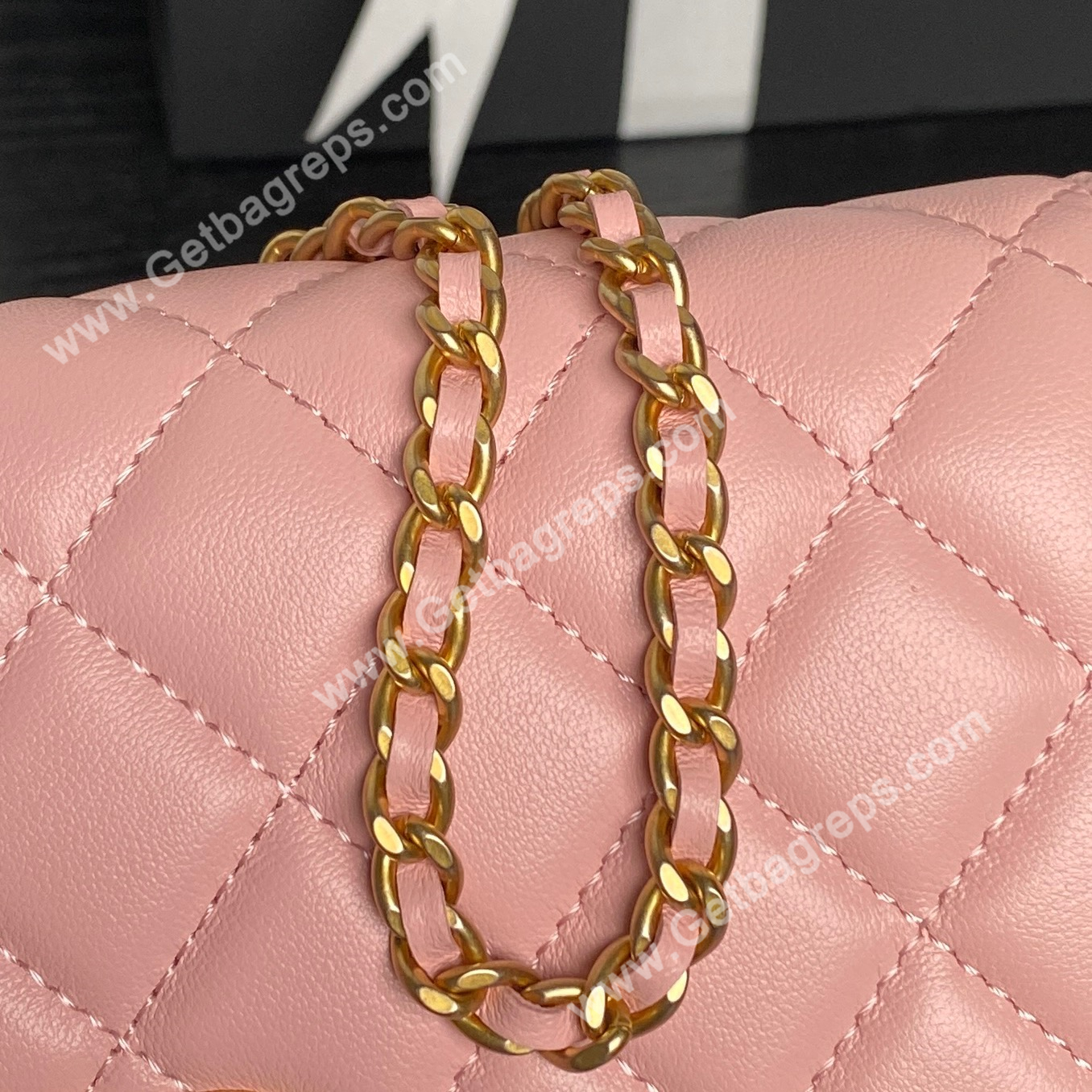 Chanel Ap3938 Wallet on chain Shiny Lambskin Gold-Tone Metal Pink
