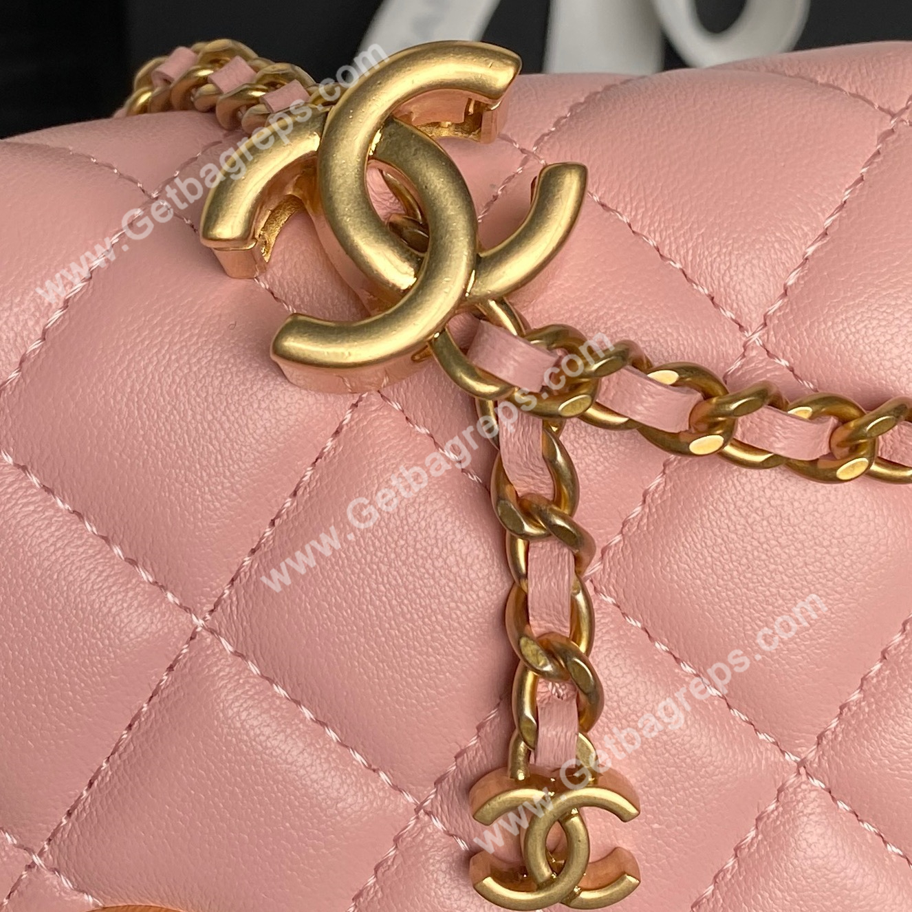 Chanel Ap3938 Wallet on chain Shiny Lambskin Gold-Tone Metal Pink