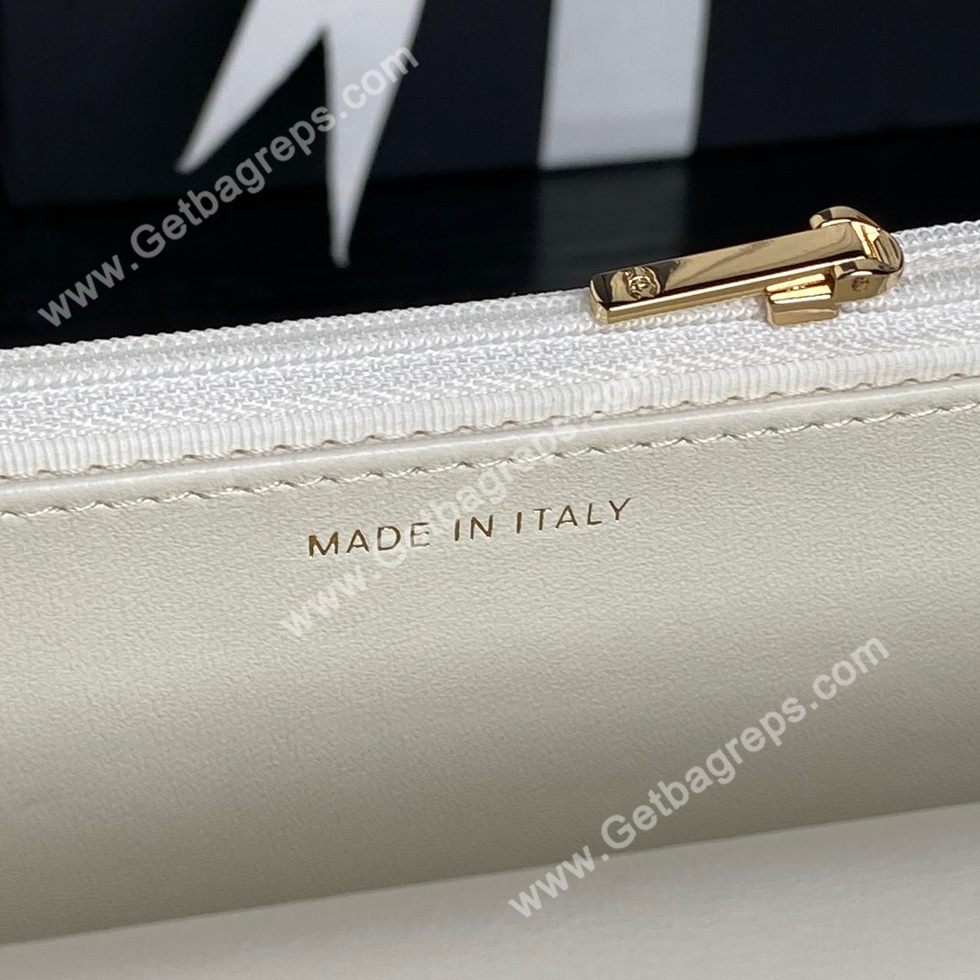 Chanel Ap3938 Wallet on chain Shiny Lambskin Gold-Tone Metal White