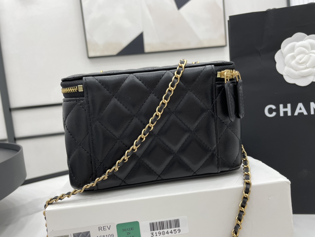 Chanel Box Bag With Heart Chain Black Leather A68109