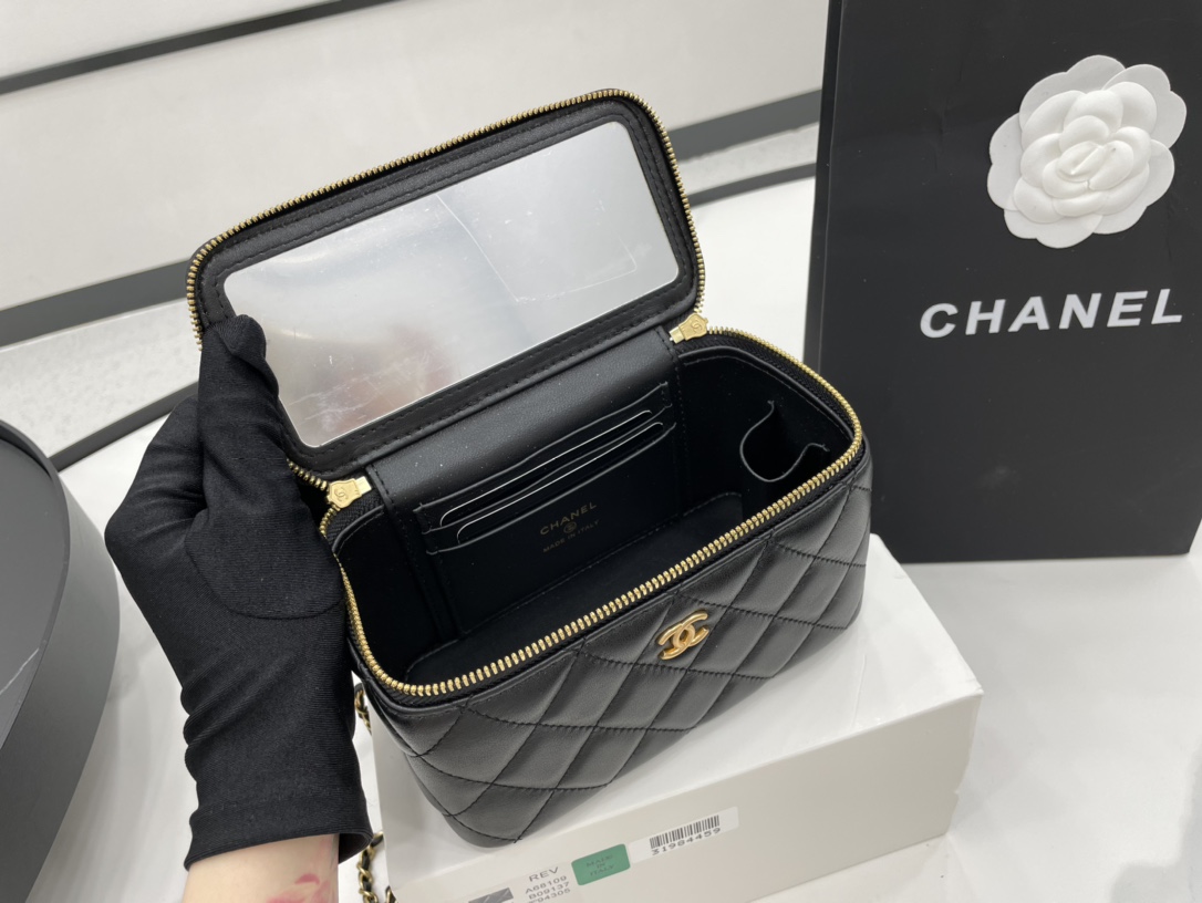 Chanel Box Bag With Heart Chain Black Leather A68109